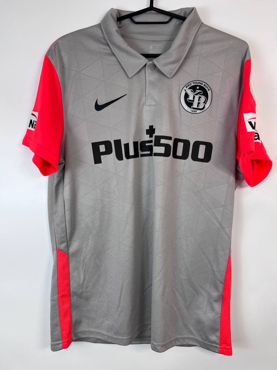 Nike BSC YOUNG BOYS 2020/21 AWAY FOOTBALL SHIRT BV6725-053 Sz M Size US M / EU 48-50 / 2 - 1 Thumbnail