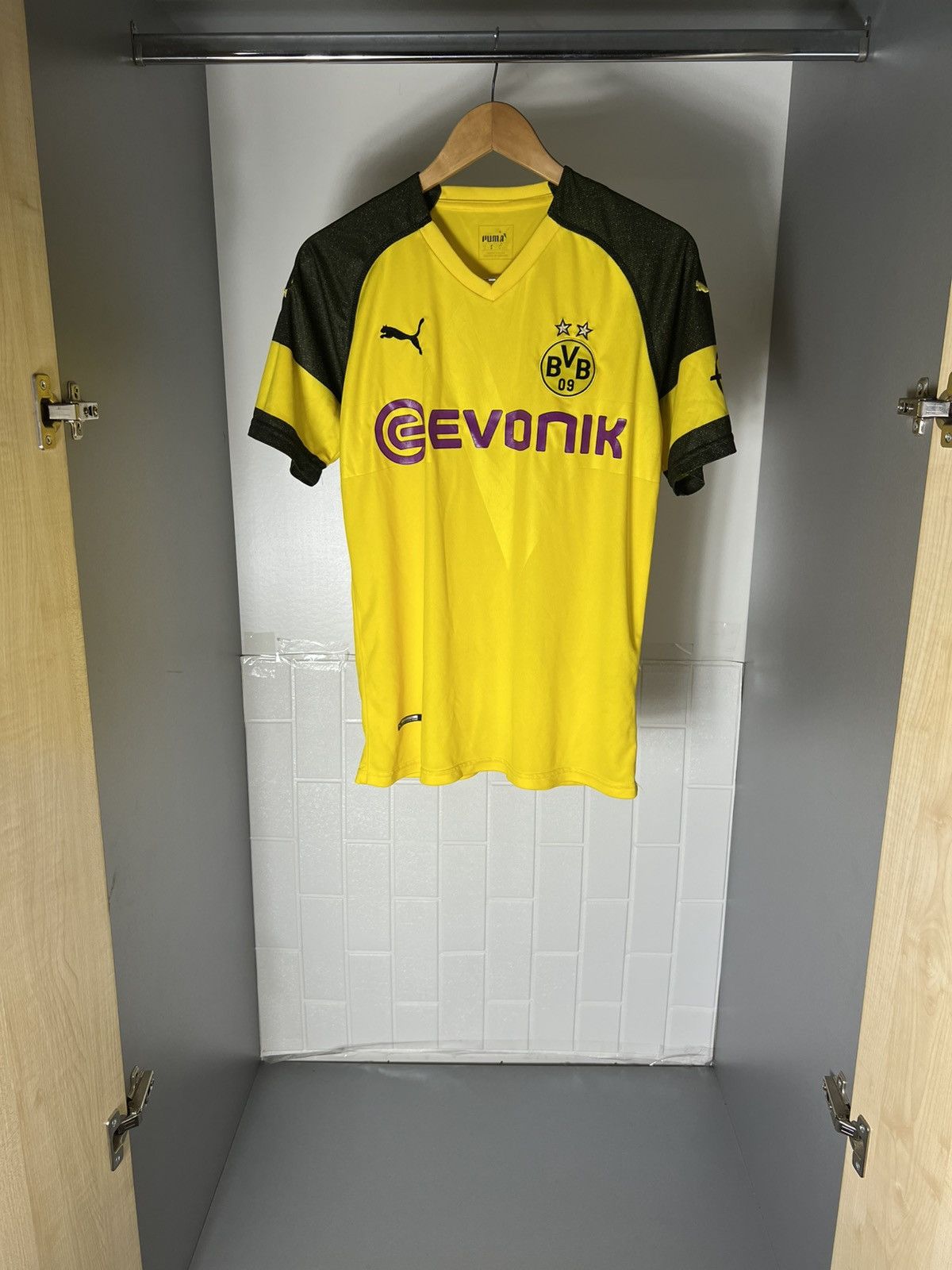Puma VINTAGE PUMA FC BORUSSIA DORTMUND GERMANY SOCCER JERSEY RETRO Y2K 90s Size US S / EU 44-46 / 1 - 6 Thumbnail