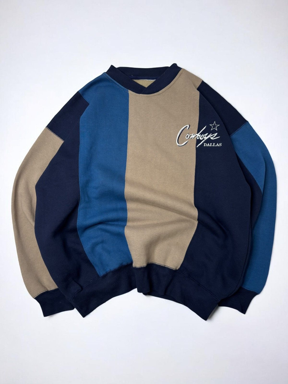 NFL Vintage NFL Dallas Cowboys boxy crewneck rare 90s swag y2k Size US L / EU 52-54 / 3 - 1 Thumbnail