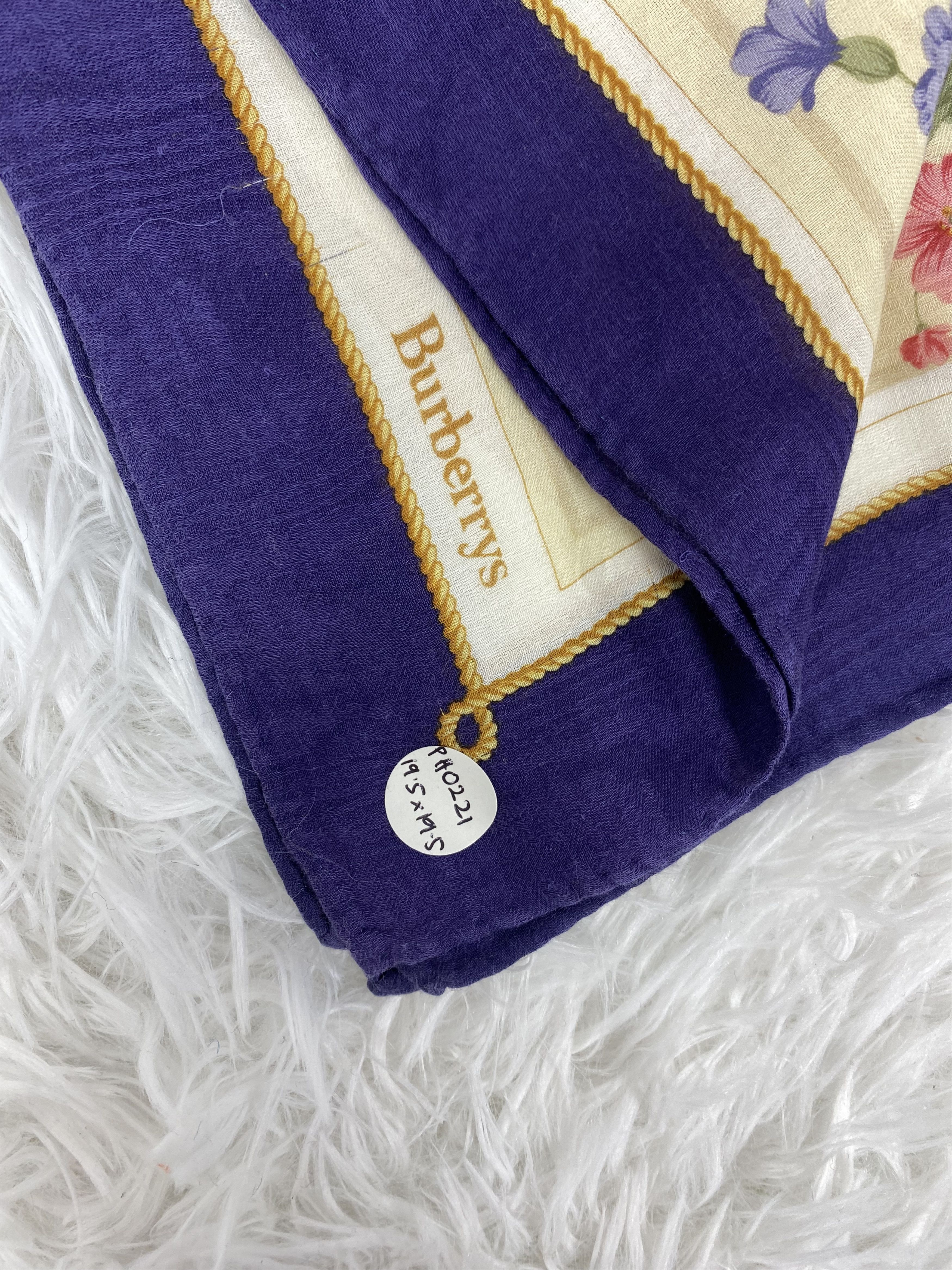 Burberry × Vintage Vintage Burberry Handkerchief Neckerchief PH0221 Size ONE SIZE - 2 Thumbnail
