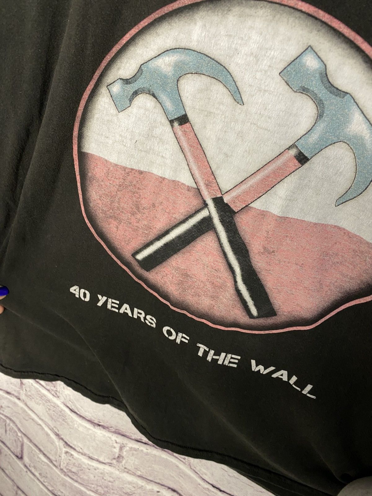 Band Tees Men's T-Shirt Brit Floyd UK Tour 2019 40 Years Of The Wall Size US XL / EU 56 / 4 - 7 Thumbnail