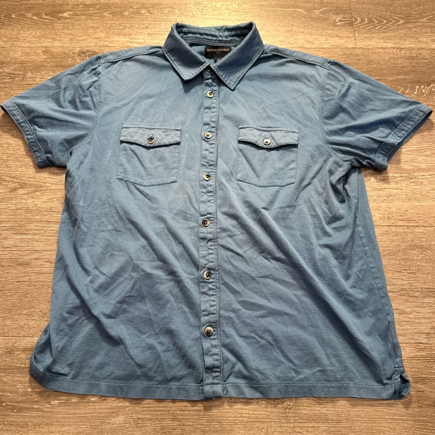 Banana Republic Banana Republic Shirt Mens L Blue Short Sleeve Button-Up Knit Pocket Size US L / EU 52-54 / 3 - 2 Thumbnail