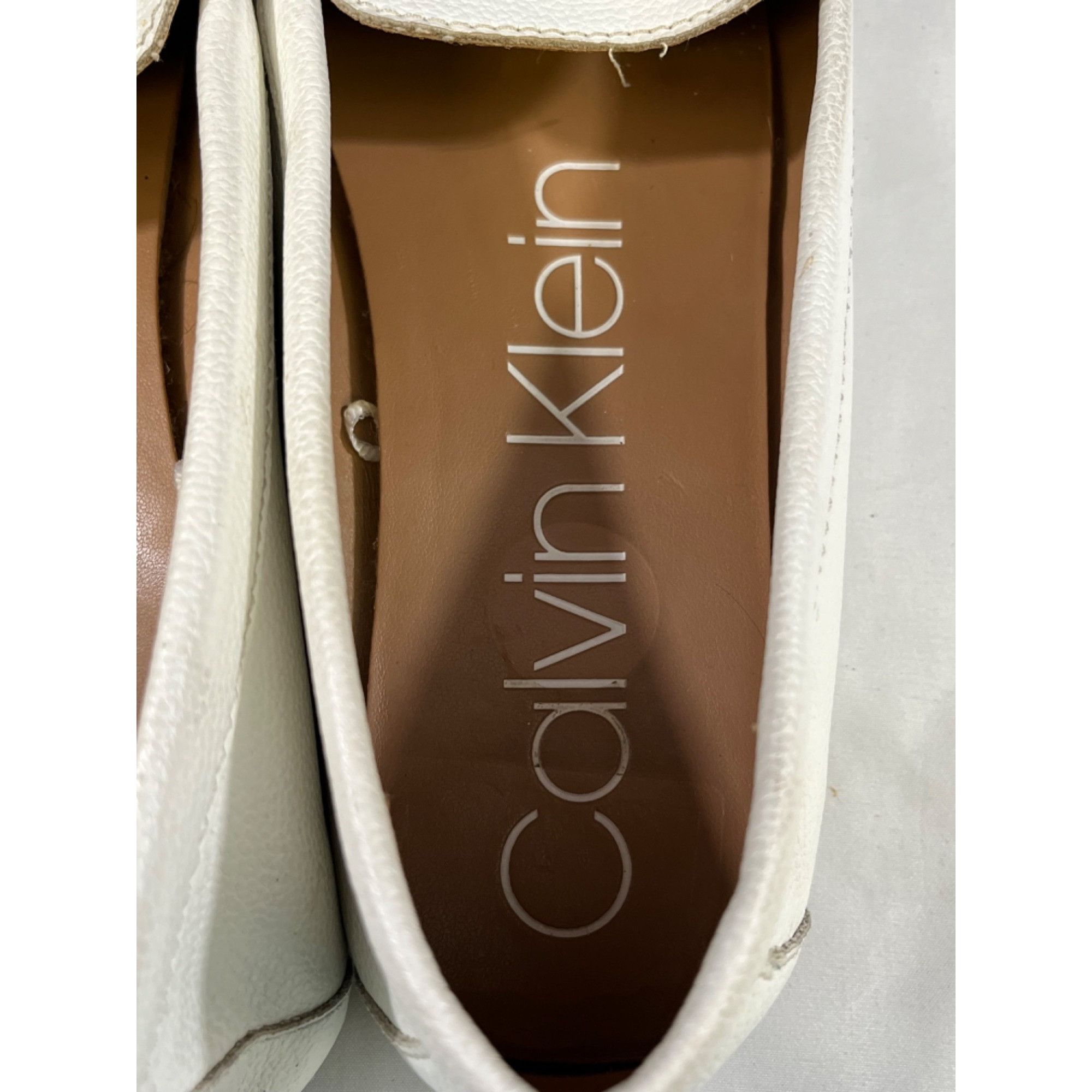 Calvin Klein Calvin Klein Leonie Womens White Loafers Size 9 SKU 6764 Size US 9 / IT 39 - 7 Thumbnail