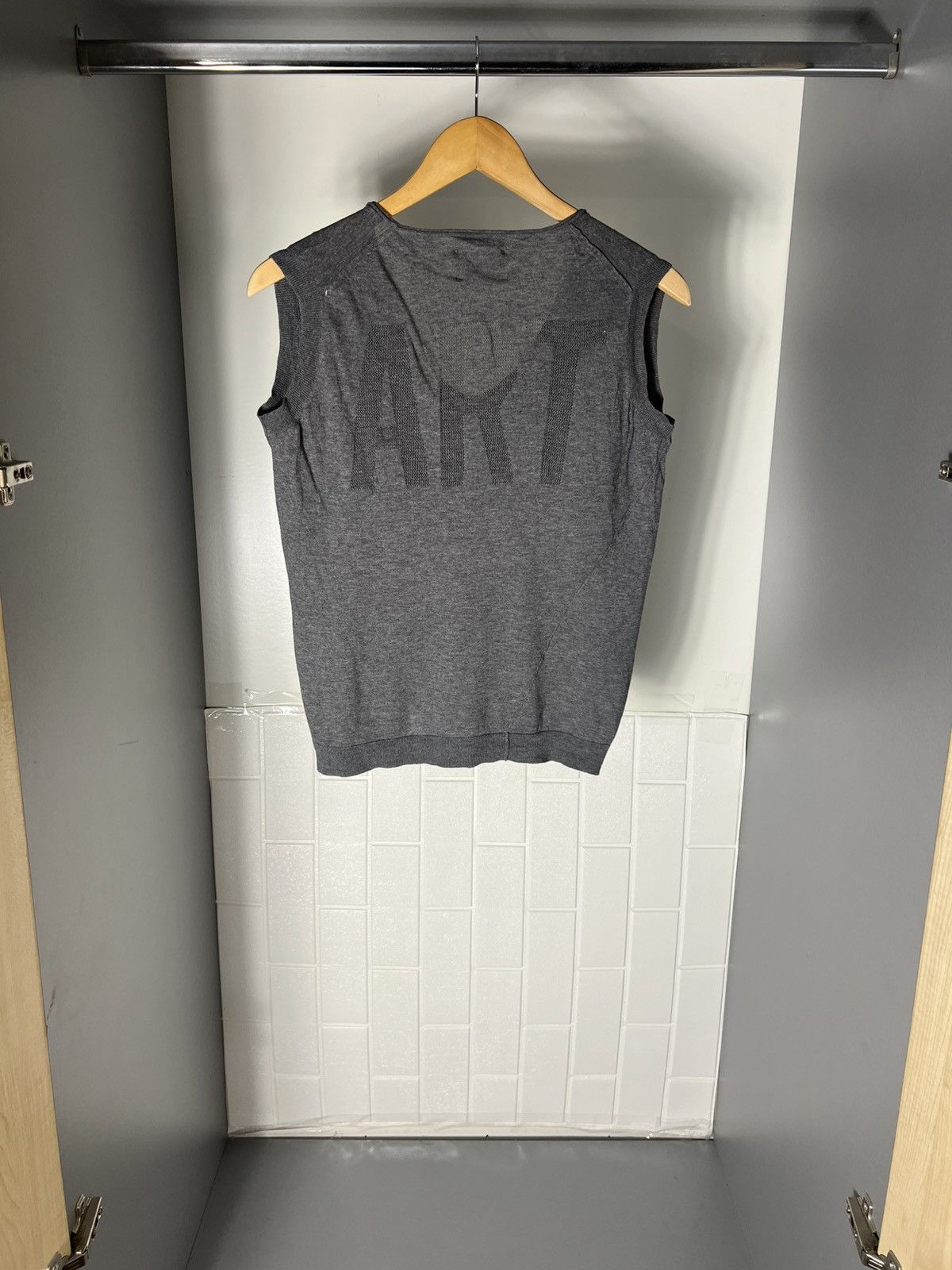 Zadig & Voltaire VINTAGE ZADIG & VOLTAIRE ITALIAN DESIGNER SLEEVELESS SWEATER Size S / US 4 / IT 40 - 9 Thumbnail