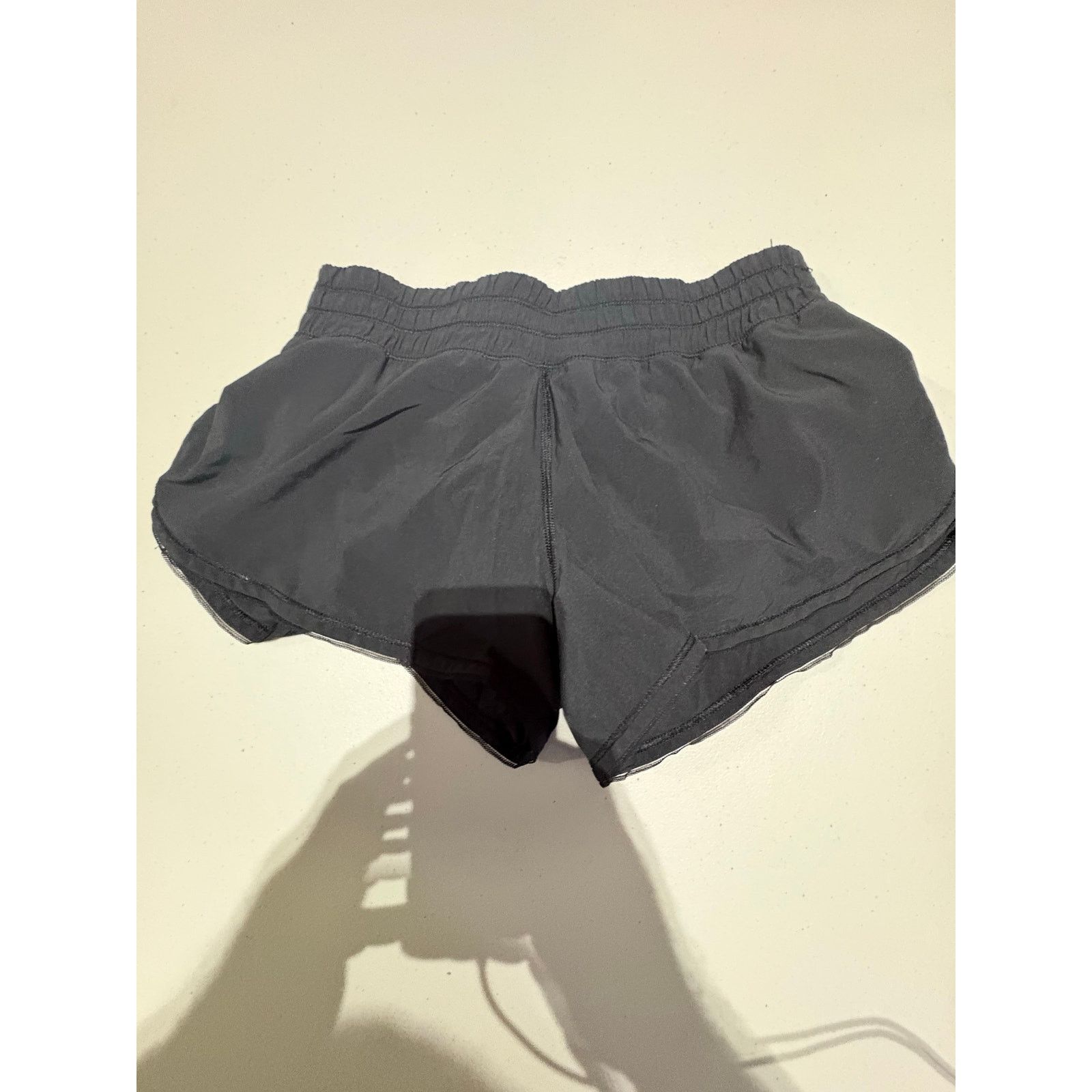 Lululemon Lululemon Women’s Black Athletic Running Shorts Size 2 Size 26" / US 2 / IT 38 - 4 Thumbnail