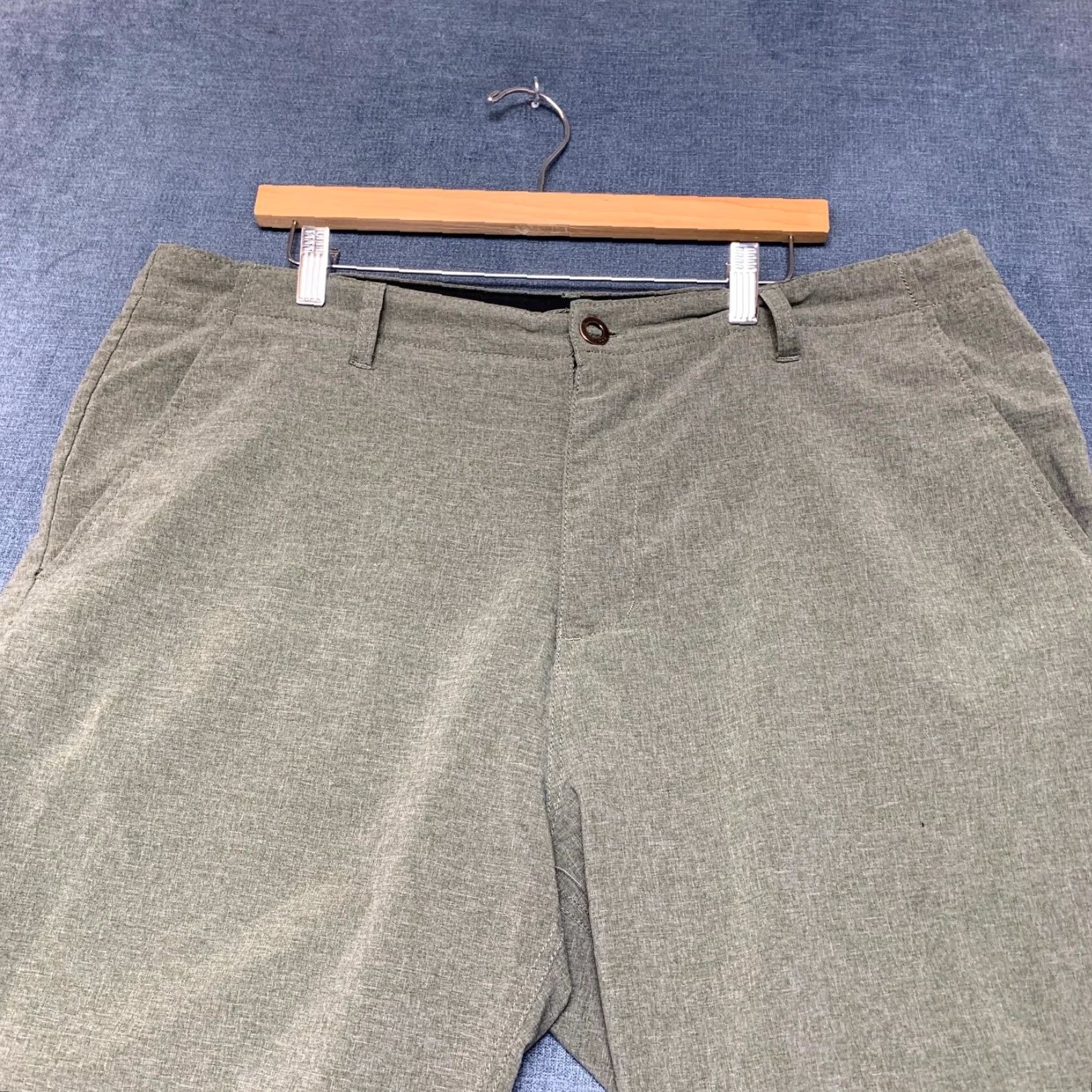 Volcom Volcom Shorts Mens 38 Sage Green Chino Slash Pockets Flat Front Casual Travel Size US 32 / EU 48 - 4 Thumbnail