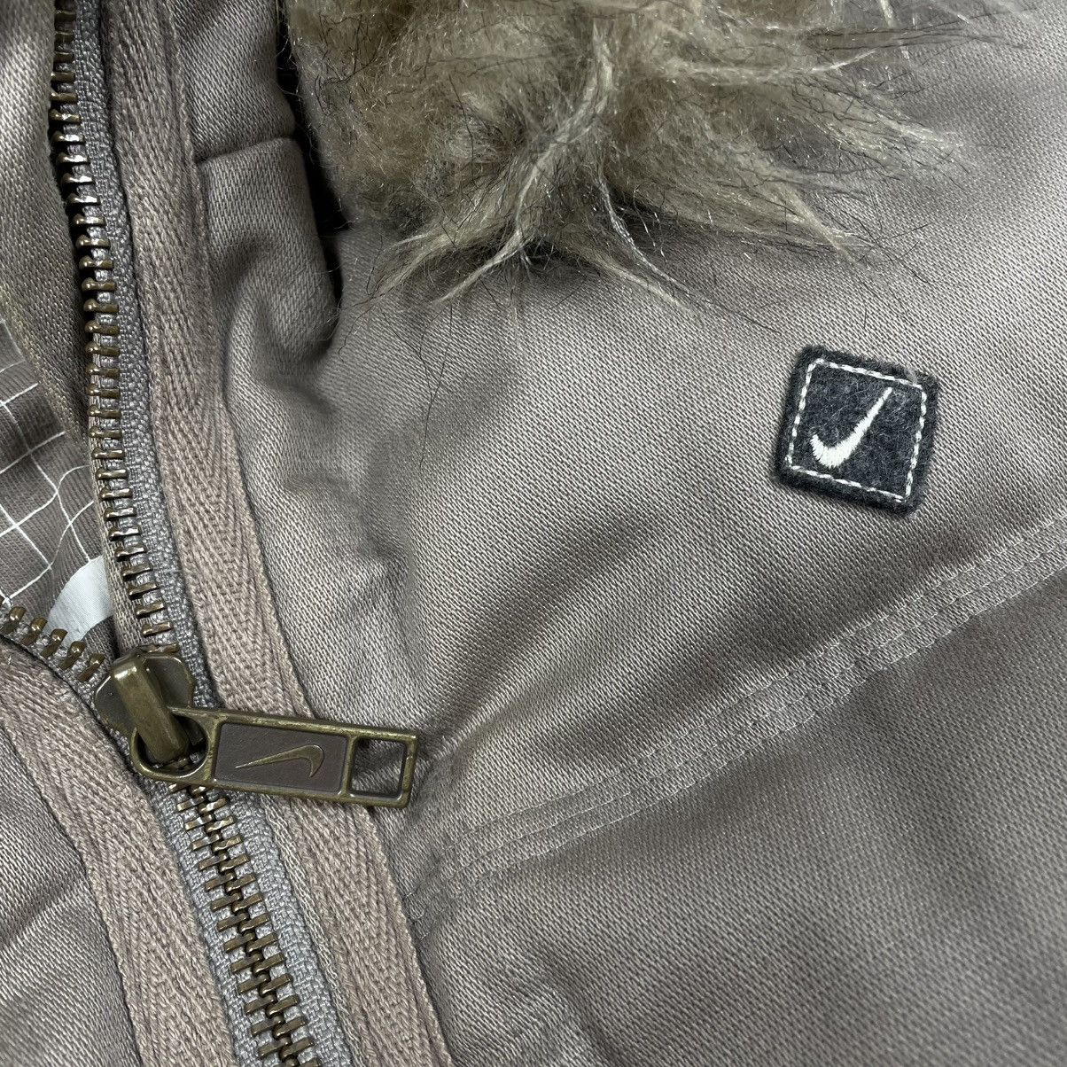 Nike × Vintage Vintage Nike Y2K Faux Fur Down Jacket Puffer Size M / US 6-8 / IT 42-44 - 9 Thumbnail