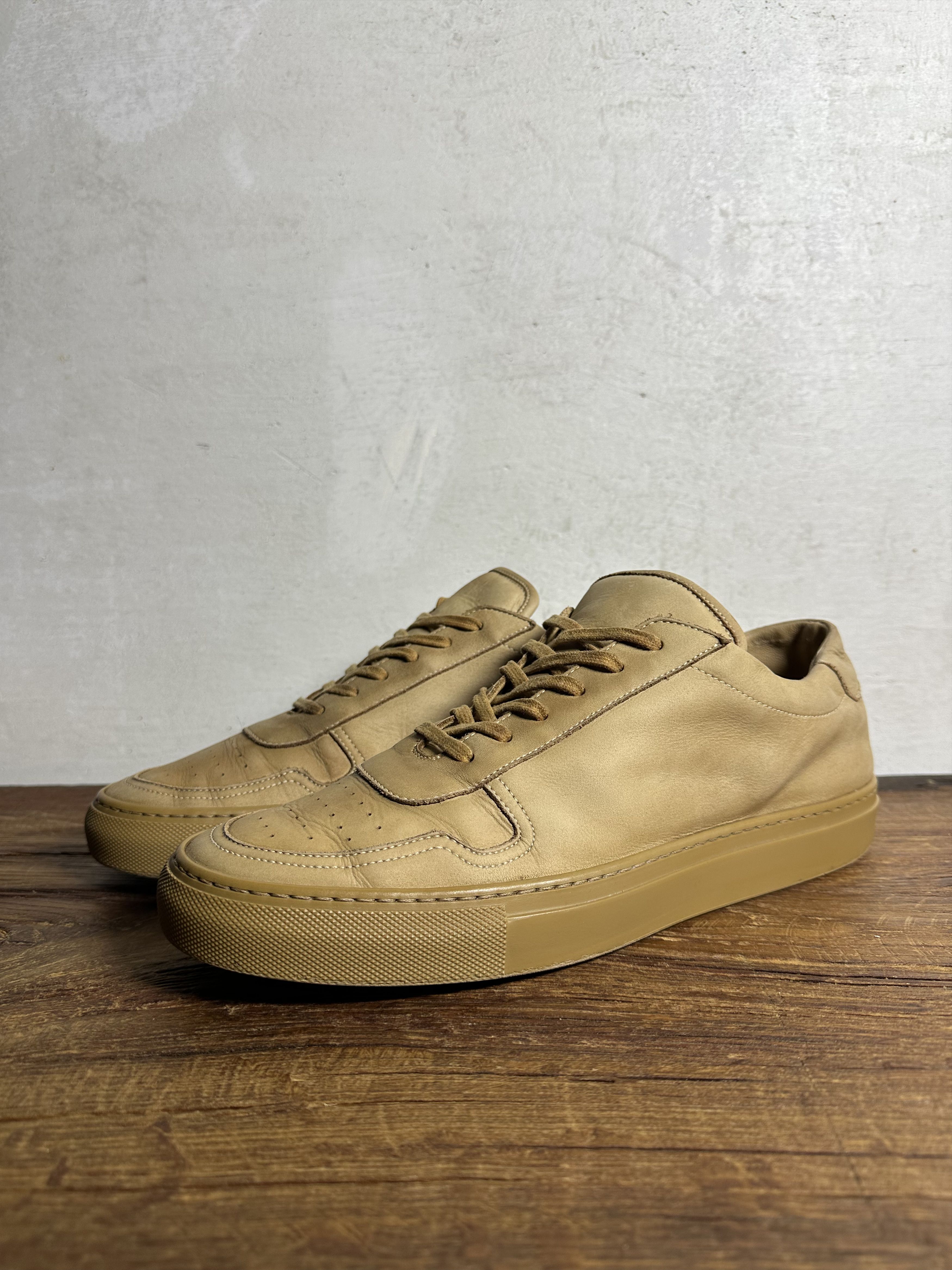 Common Projects Common Projects BBall Low in Nabuk Tan Size US 10.5 / EU 43-44 - 1 Thumbnail
