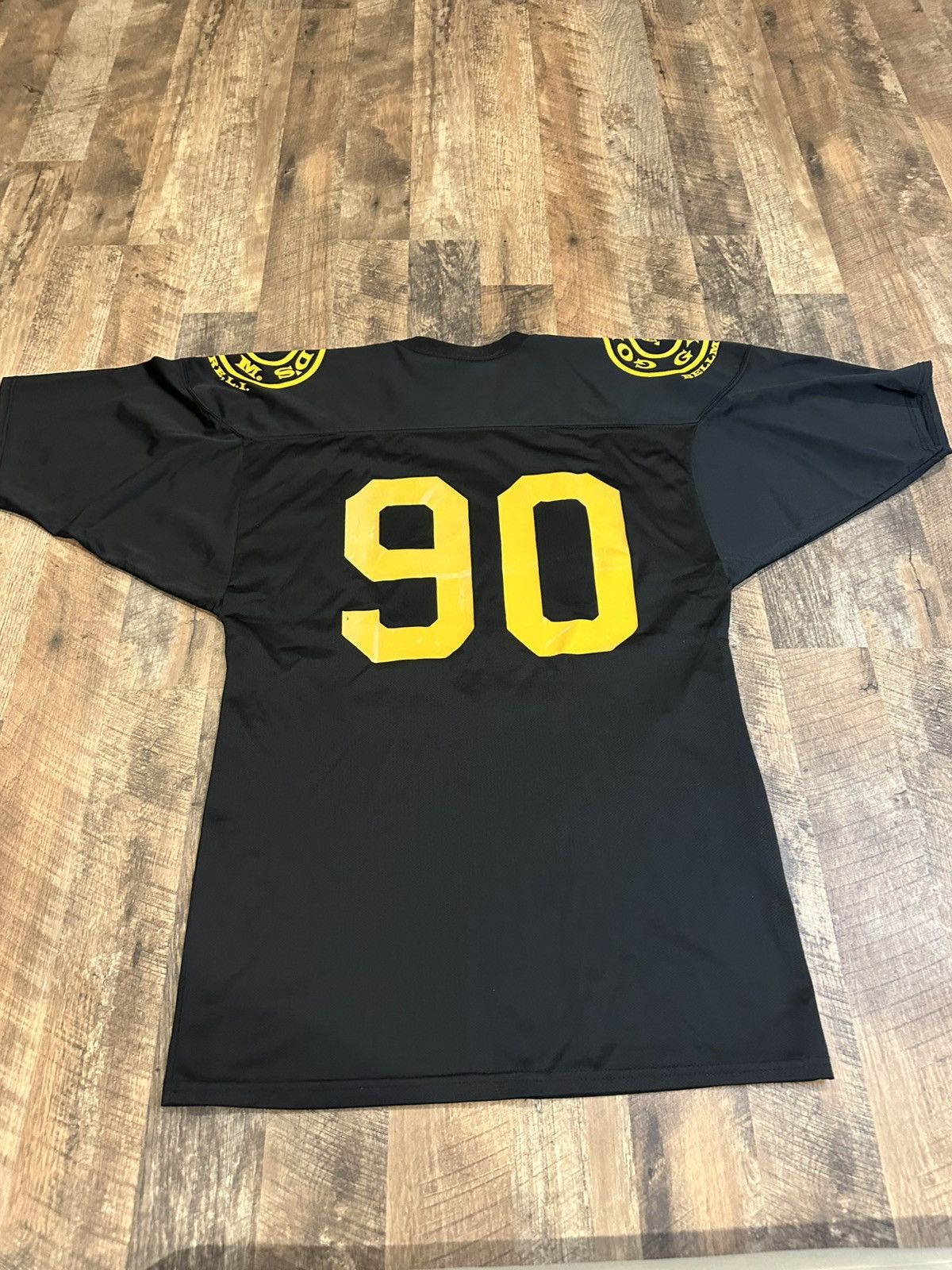 Vintage Vintage Gold’s Gym Bulls Jersey Venus Athletic Wear Size XL Size US XL / EU 56 / 4 - 6 Thumbnail