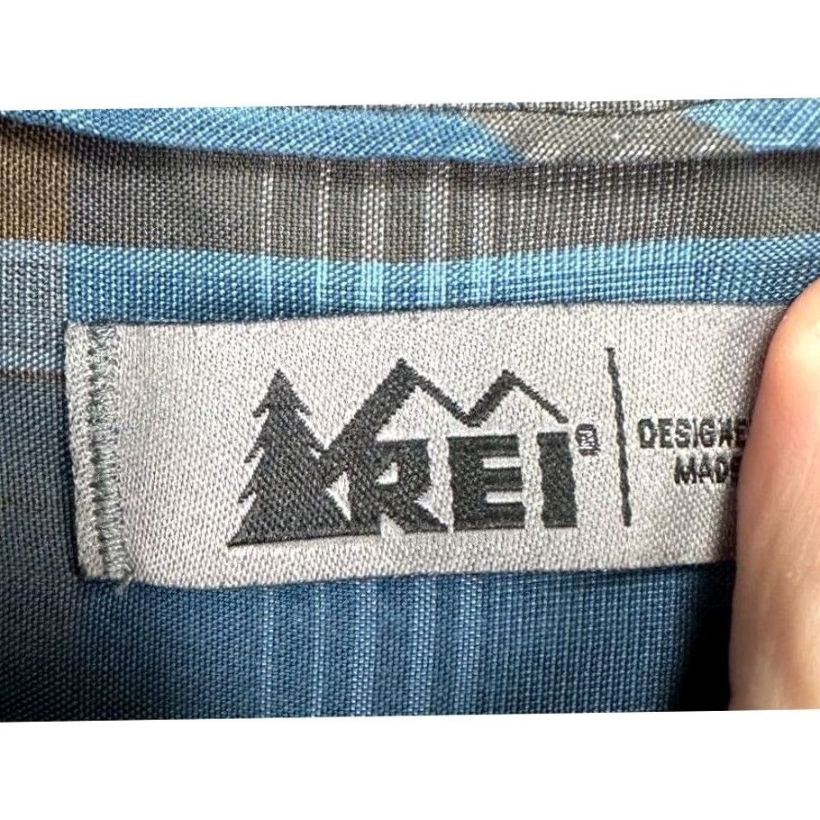 Vintage REI Shirt Mens Medium Blue Grey Madras Plaid Button Up Hiking Flap Pockets Size US M / EU 48-50 / 2 - 4 Thumbnail