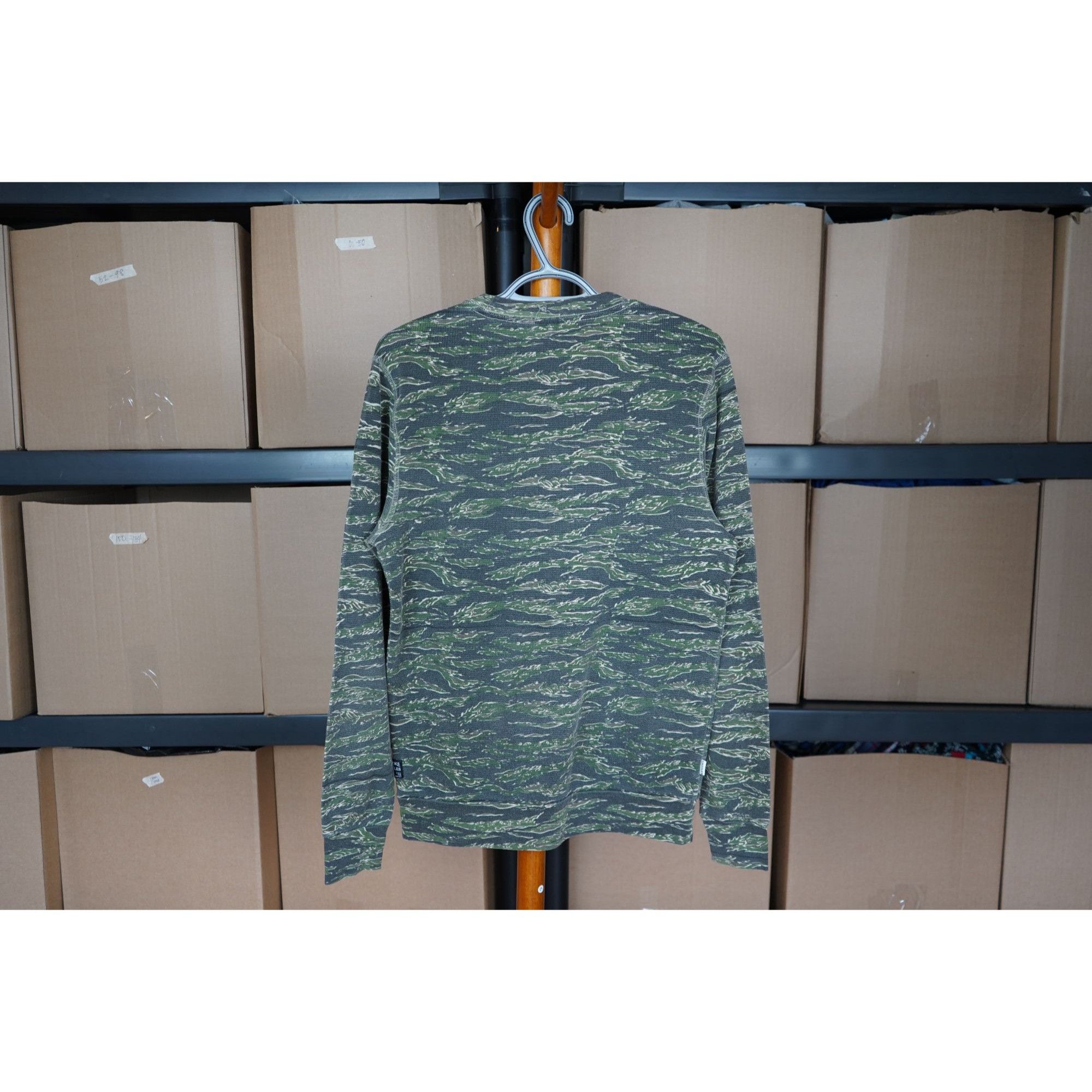 Crooks & Castles Crooks & Castle Camo Thermal Long Sleeve Men's Medium Size US M / EU 48-50 / 2 - 2 Thumbnail