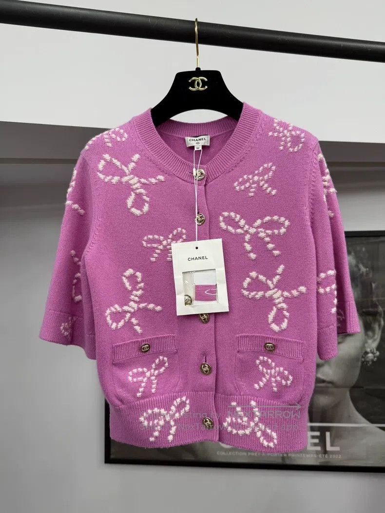 Chanel Chanel Pink bow short-sleeved cardigan coat Size XS / US 0-2 / IT 36-38 - 1 Thumbnail