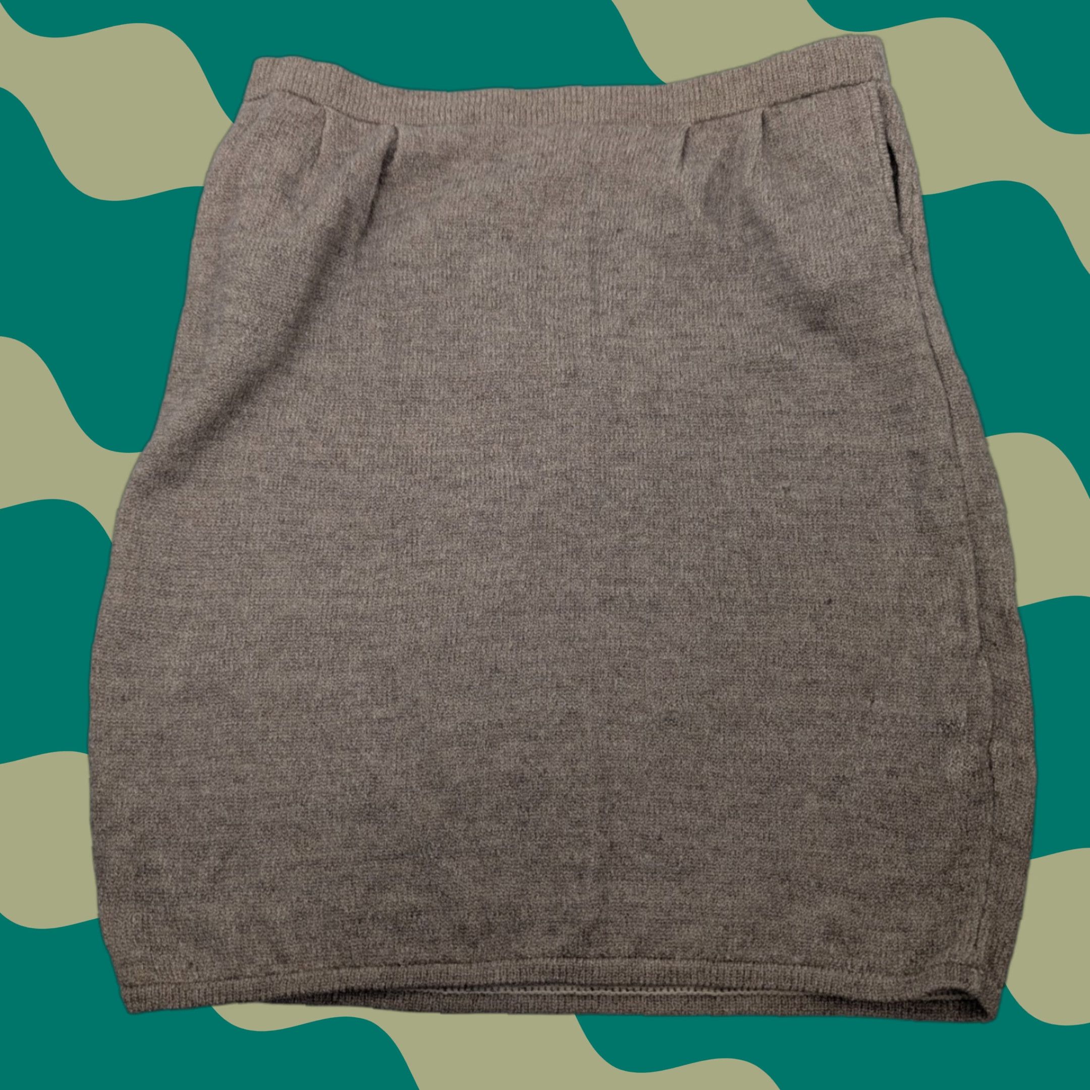 St. John St. John Skirt Womens 6 Pencil Pull On Taupe Brown Knit Knee Length Vintage: No? (No, Vintage: No) Size 28" / US 6 / IT 42 - 1 Thumbnail
