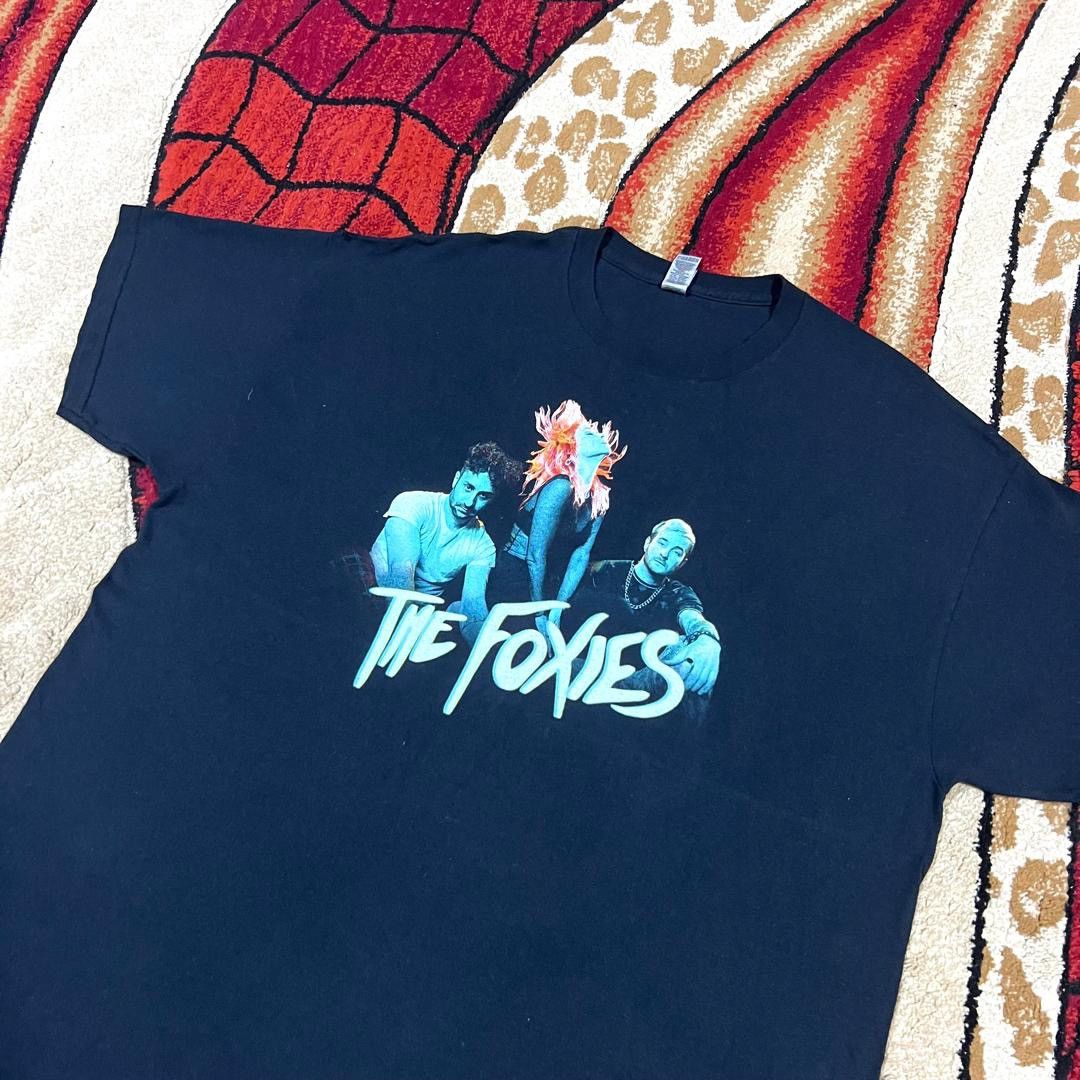 Band Tees Vintage Thrashed Faded The Foxies Alternative Band T Shirt Size US XL / EU 56 / 4 - 1 Thumbnail