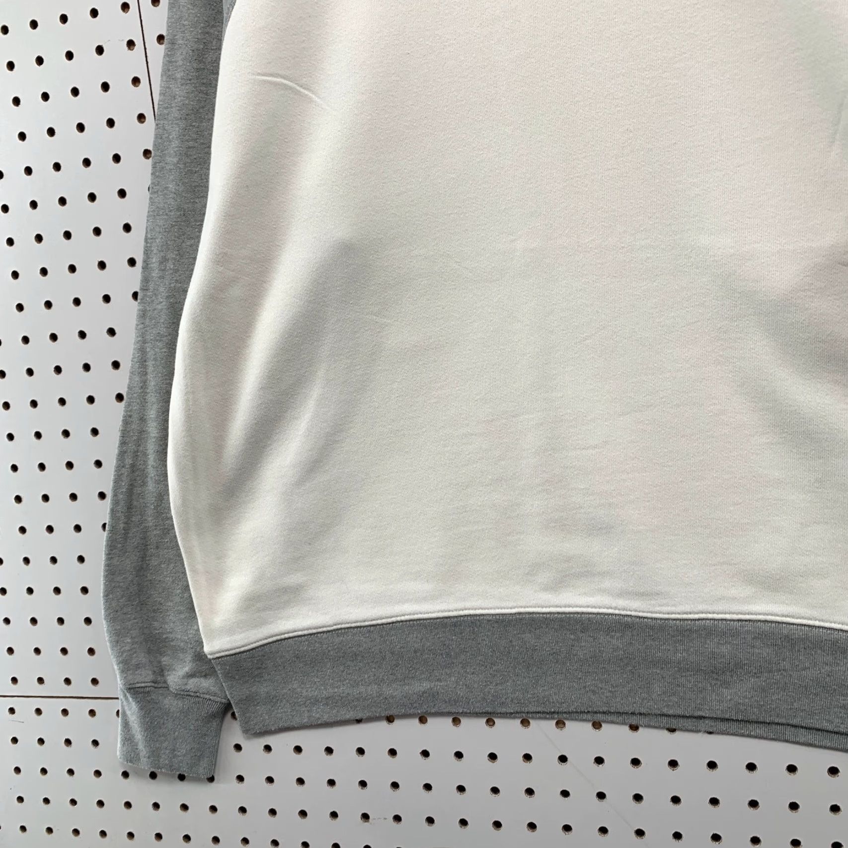 J.Crew J.CREW Fleece Crewneck Sweatshirt Mens L White Gray Retro Fleece Sweatshirt Mens Large White Gray Retro Fleece Size US L / EU 52-54 / 3 - 3 Thumbnail