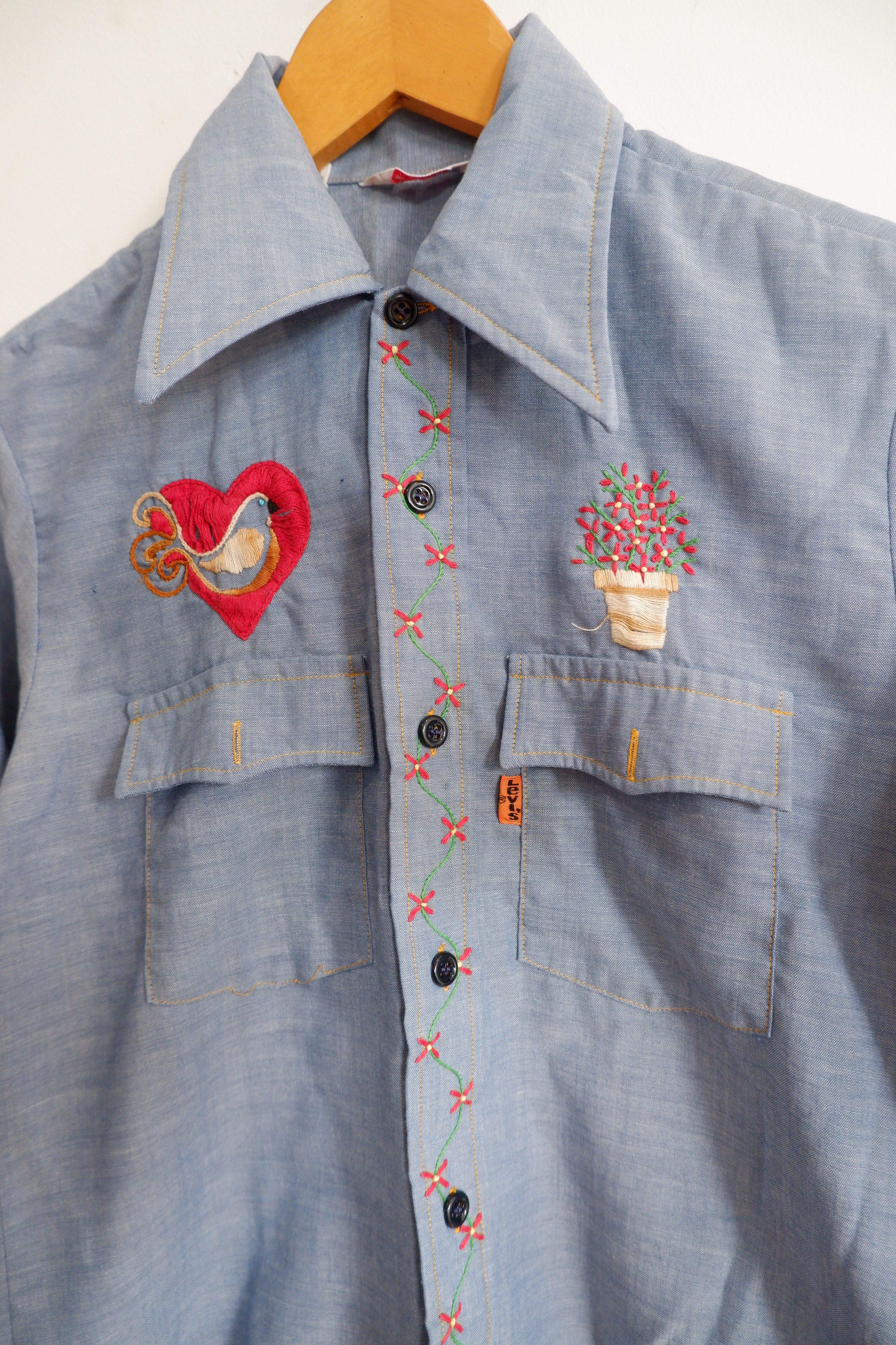 Levi's Vintage Clothing Vintage 1980 LEVI'S Hand Stitch Embroidered Chambray Shirts Size US S / EU 44-46 / 1 - 2 Thumbnail