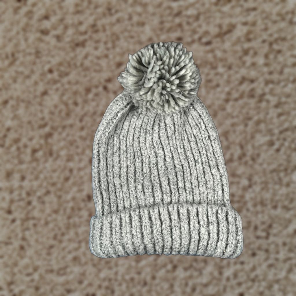 Forever 21 FOREVER 21 Beanie Toque Women One Size Gray Cable Knit Acrylic Blend Pom Hat Size ONE SIZE - 1 Thumbnail