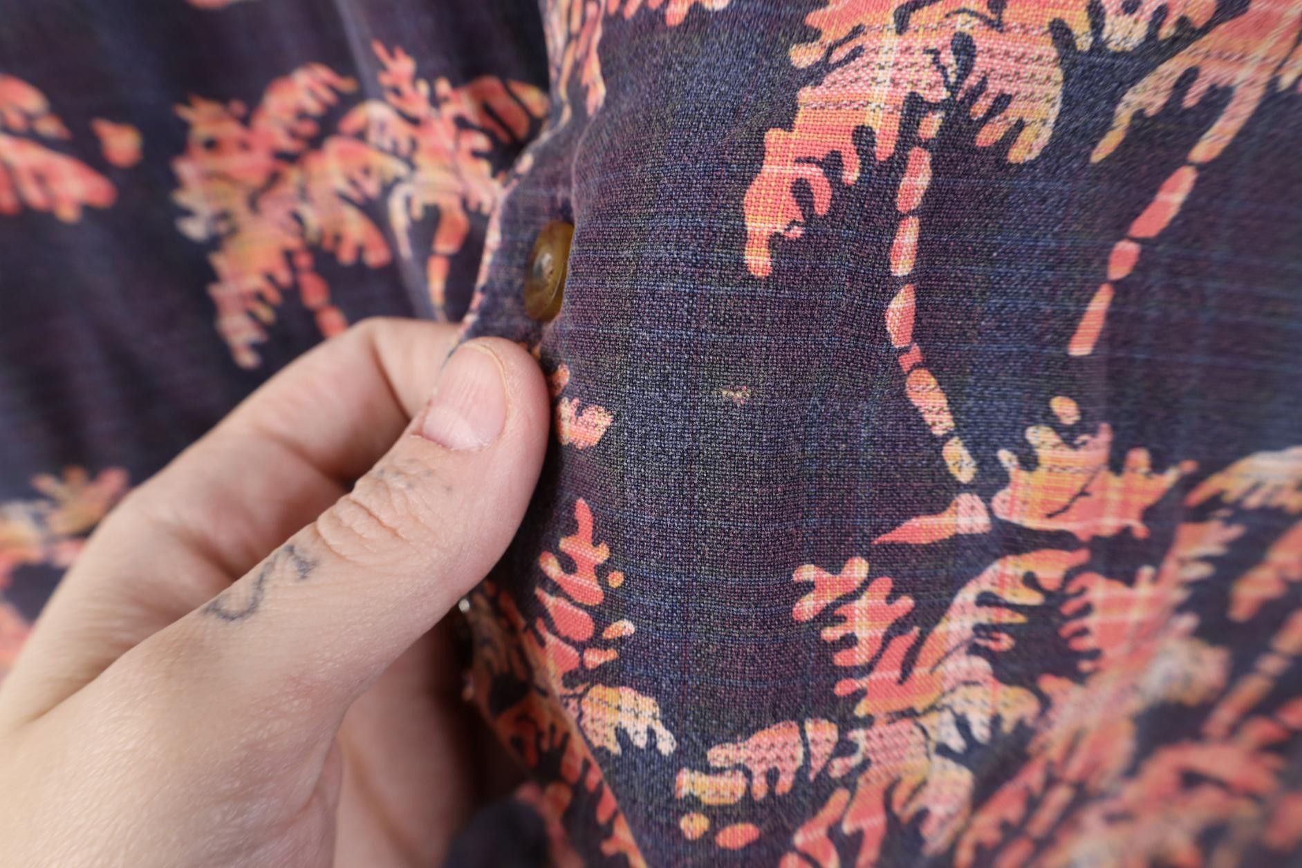 Woolrich Woolen Mills Vintage 90s Woolrich Tree Beach Luau Hawaiian Button Shirt Size US XL / EU 56 / 4 - 4 Thumbnail