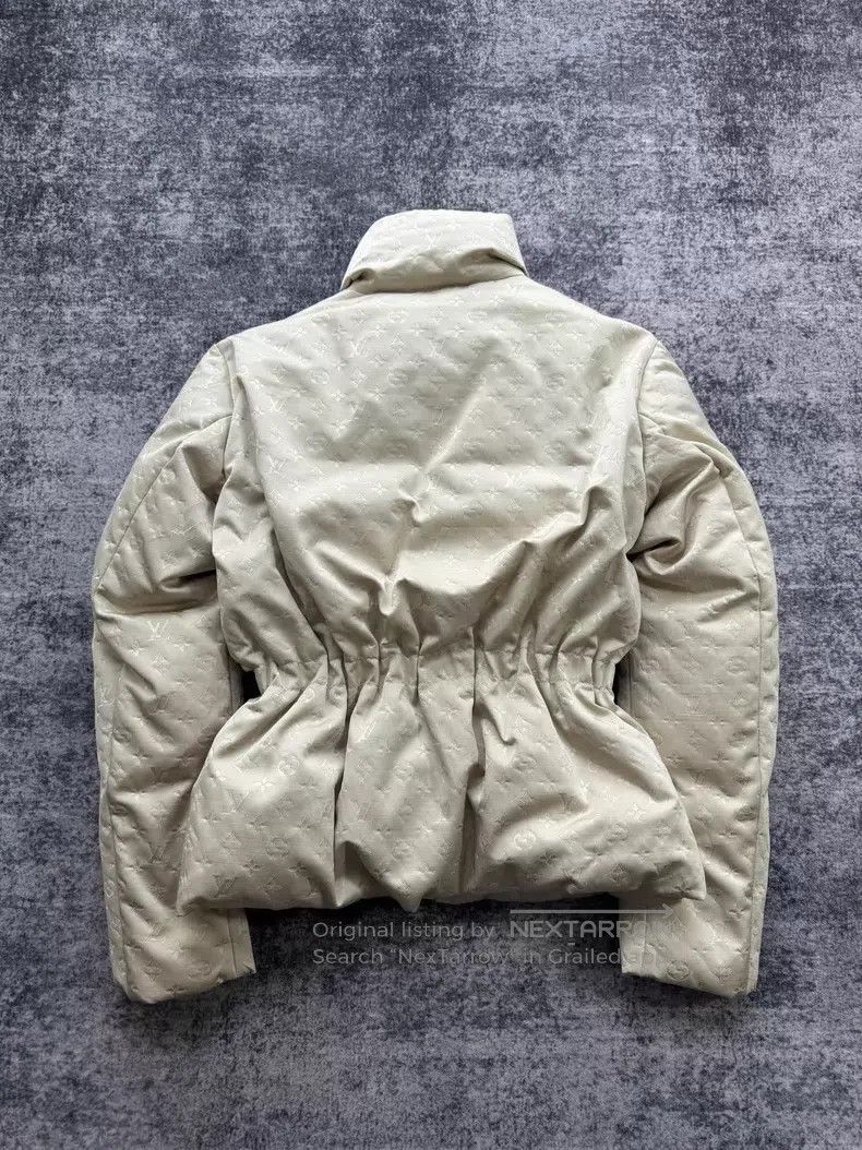 Louis Vuitton Louis Vuitton Beige full print waist down jacket Size XS / US 0-2 / IT 36-38 - 2 Thumbnail