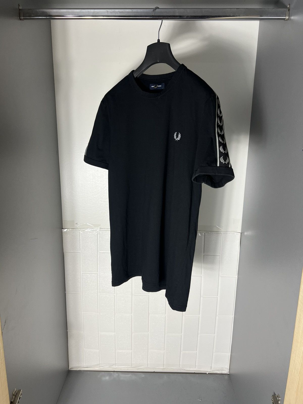 Fred Perry × Vintage VERY RARE FRED PERRY MONOGRAM LAMPAS T-SHIRT CLASSIC CASUAL Size US L / EU 52-54 / 3 - 3 Thumbnail
