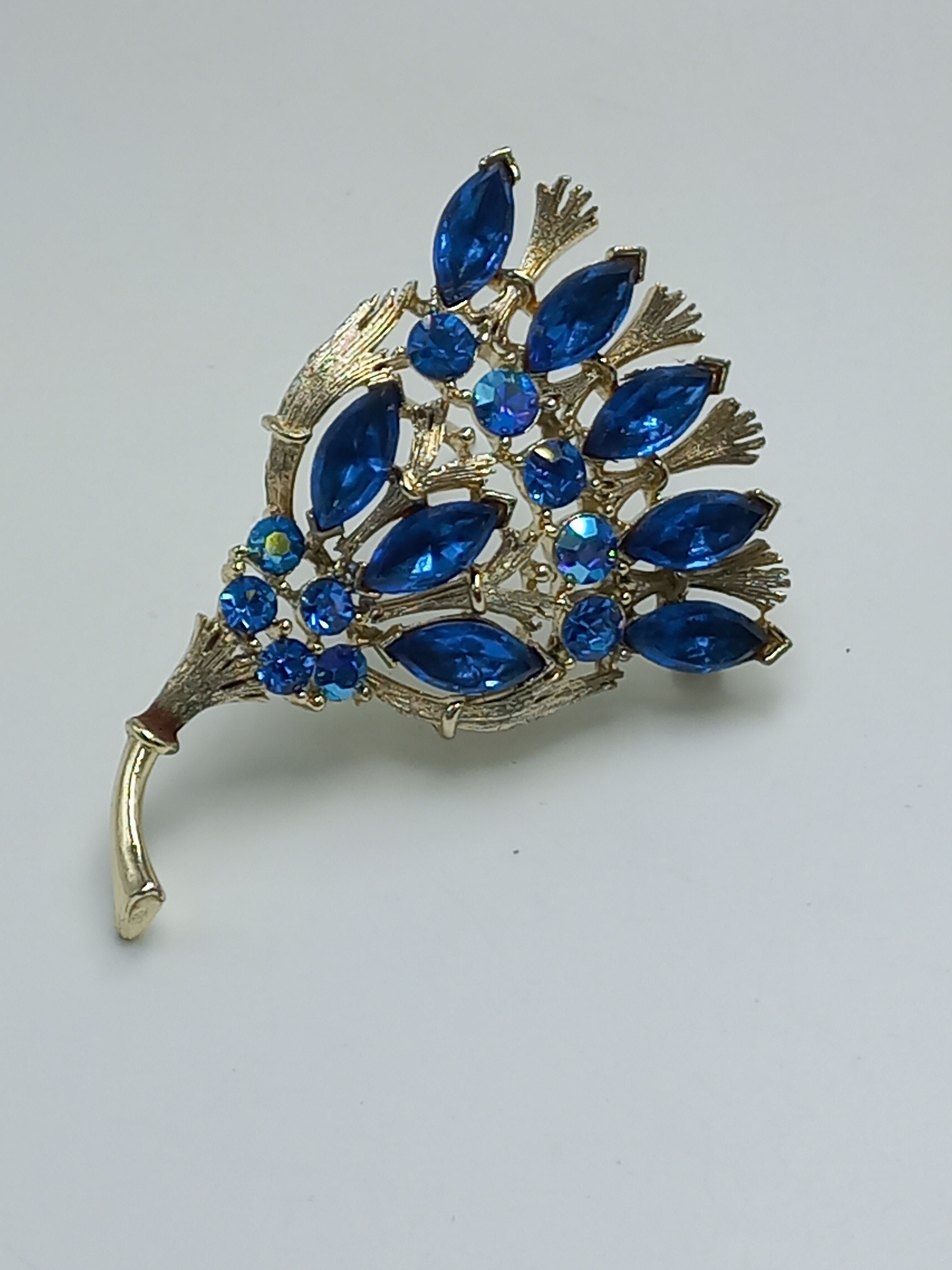 Other Vtg Lisner Sapphire Blue Rhinestone Gold Tone Crown Brooch Size ONE SIZE - 1 Thumbnail