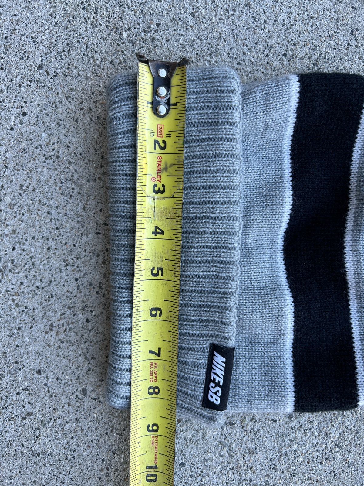 Nike Brand New Nike SB Grey/Black Snowboarding/Ski Beanie Size ONE SIZE - 6 Thumbnail