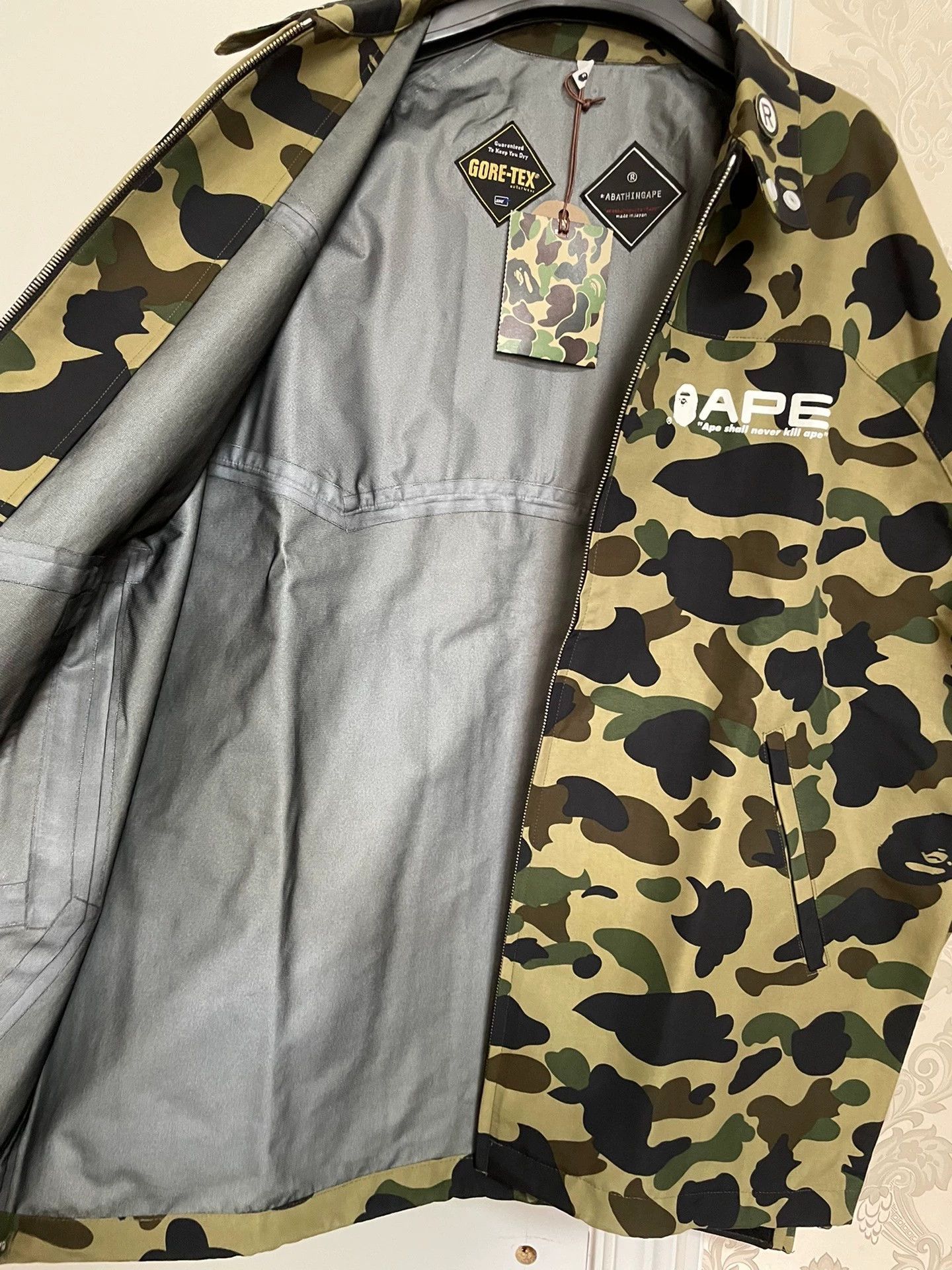 Bape BAPE 1ST CAMO Green Camo GORE-TEX Zip-Up Jacket L (New) Size US L / EU 52-54 / 3 - 4 Thumbnail