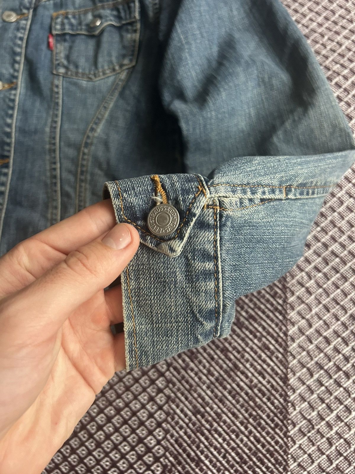 Levi's Vintage Levis Denim Y2K Jeans Jacket 90s Faded Washed Size M Size M / US 6-8 / IT 42-44 - 3 Thumbnail