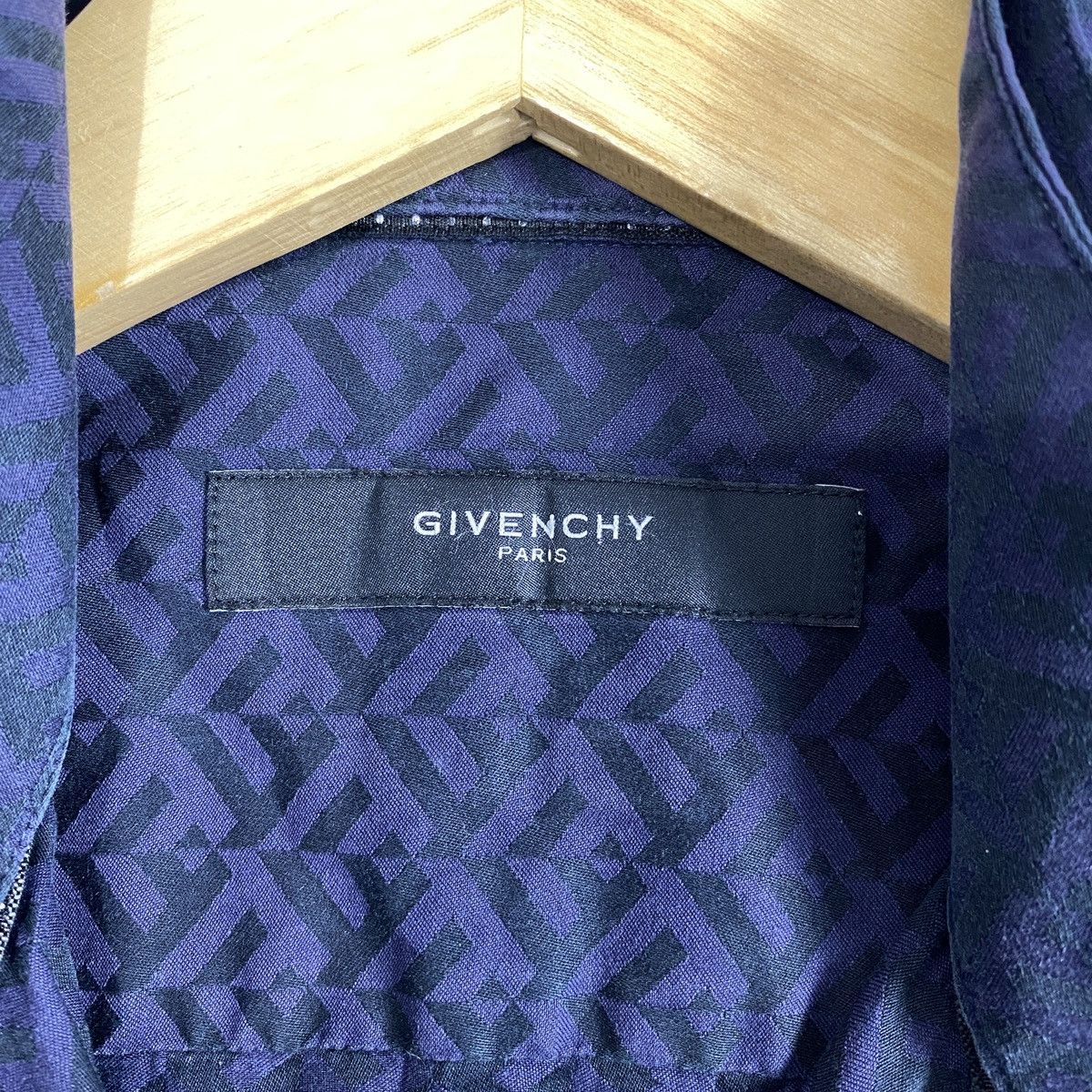 Givenchy Vintage Givenchy Monogram Patern Double Collar Shirt Size US XXS / EU 40 - 5 Thumbnail