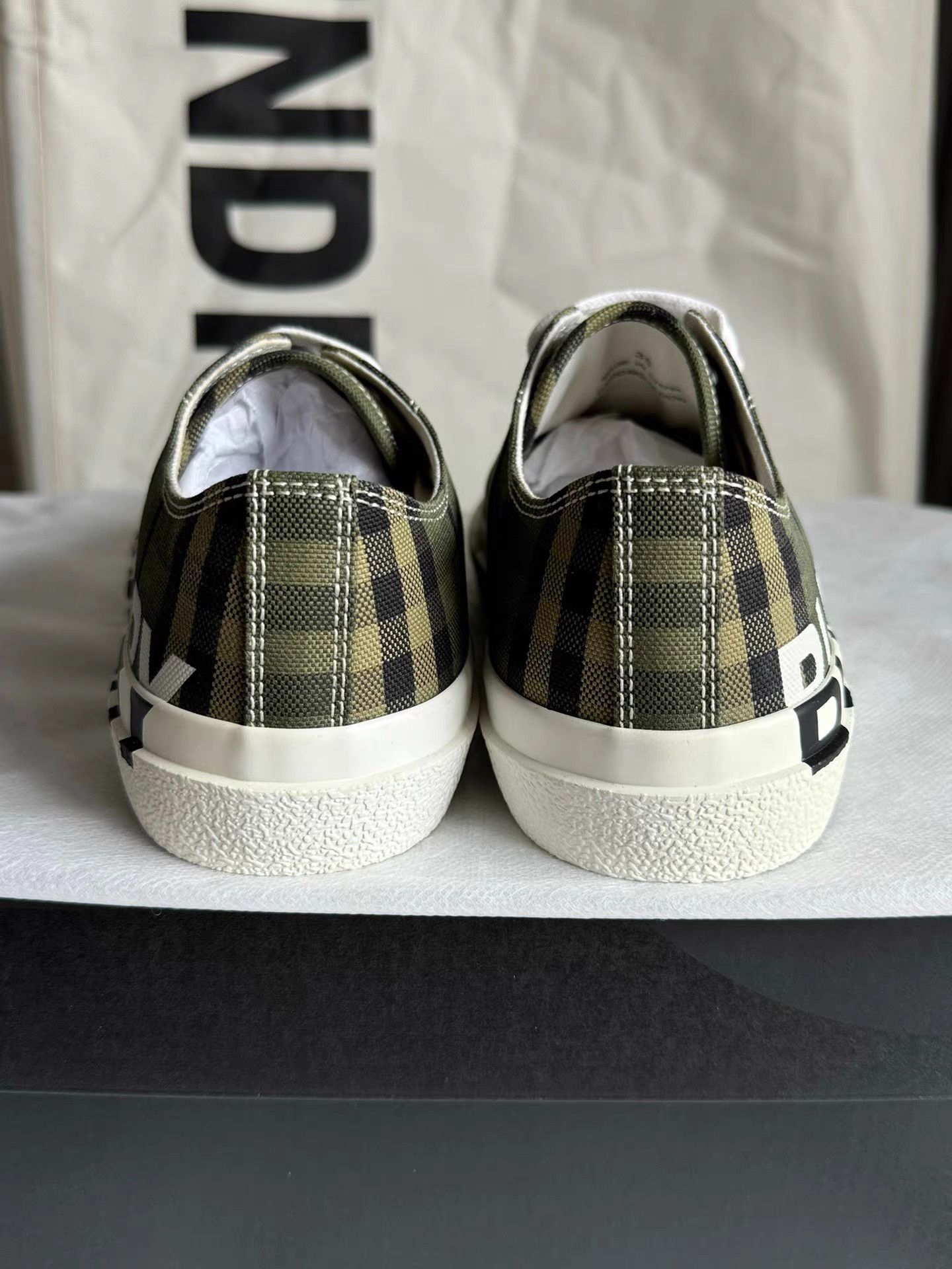 Burberry Burberry Vintage Check Sneakers K6 Size US 5 / IT 35 - 4 Thumbnail