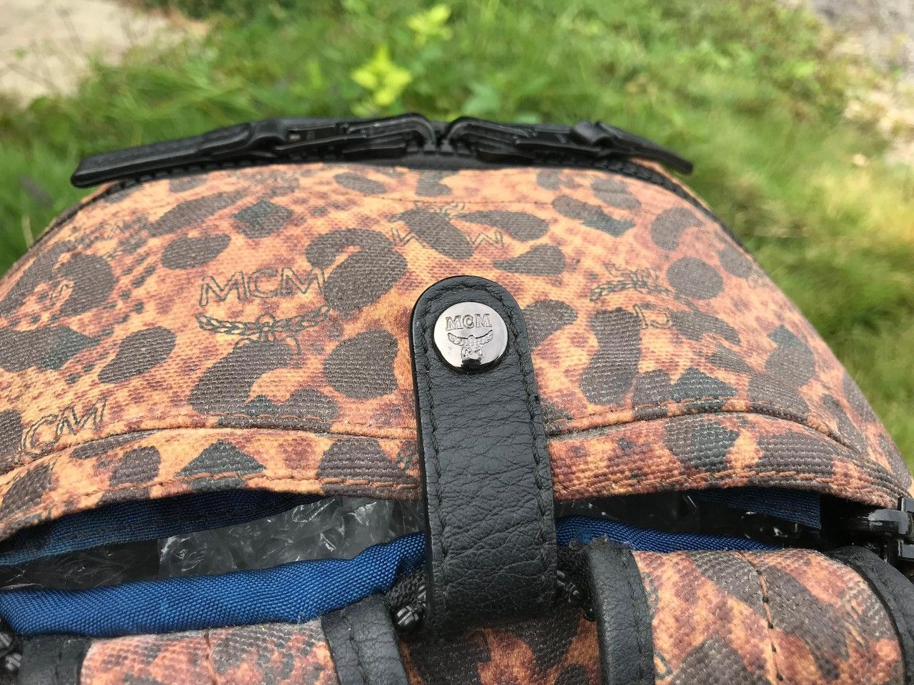 MCM Authentic MCM Leopard Print Medium Reversible Backpack Size ONE SIZE - 9 Thumbnail