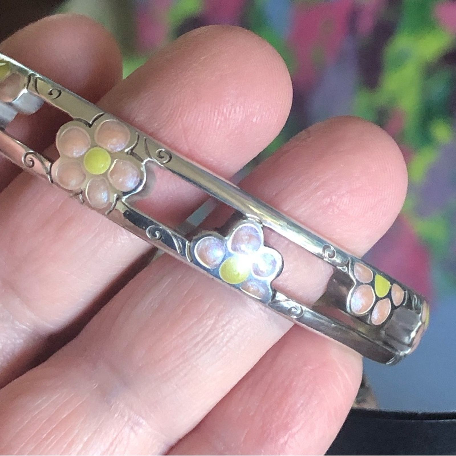 Brighton Brighton enamel Daisy flower power bangle bracelet Size ONE SIZE - 5 Thumbnail