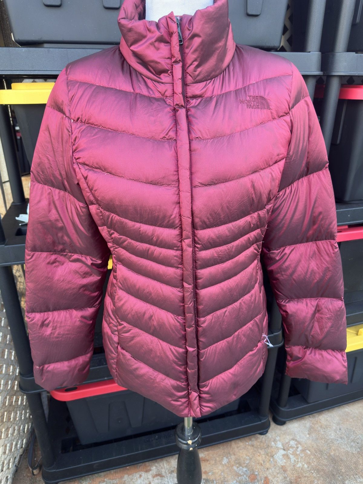 The North Face The North Face Puffer Jacket Women's M Full Zip Burgundy Size M / US 6-8 / IT 42-44 - 1 Thumbnail