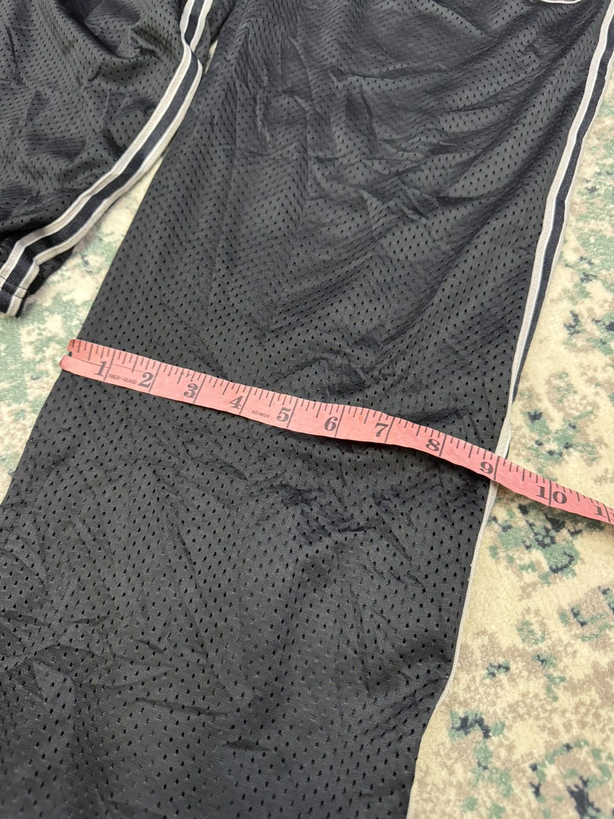 Nike NIKE DRI FIT PERFORATED EMBROIDERED LOGO TRACK PANTS Size US 32 / EU 48 - 6 Thumbnail
