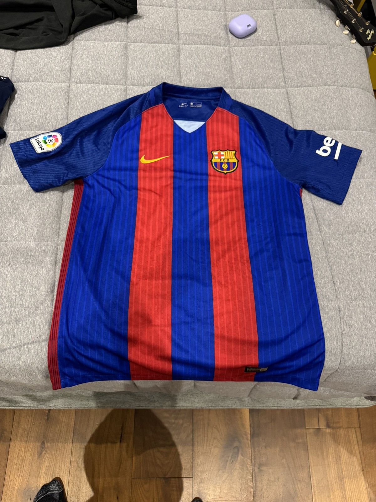 Nike VINTAGE BARCELONA BARCA KIT Size US L / EU 52-54 / 3 - 1 Thumbnail