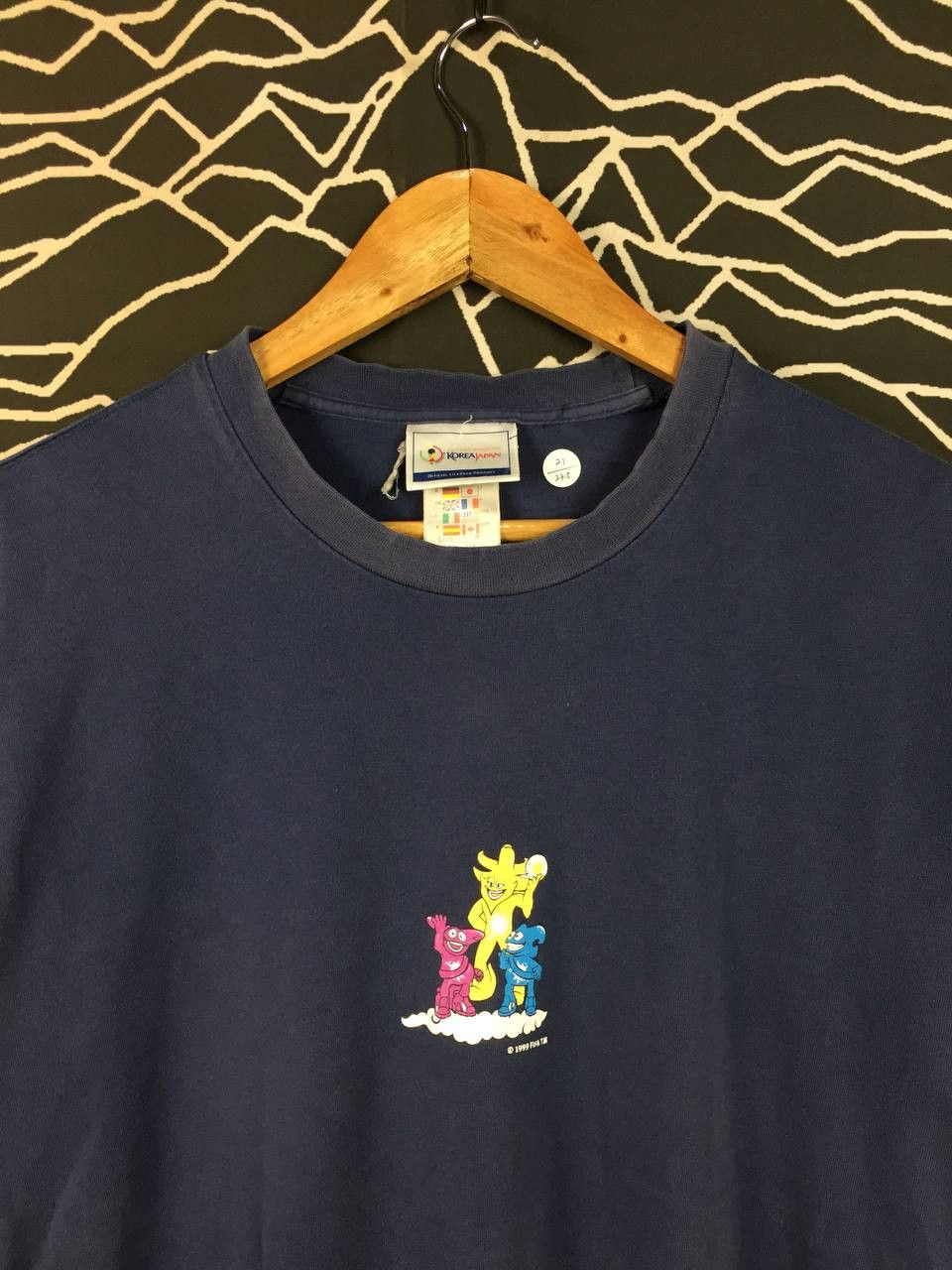 Adidas Vtg Adidas Fifa World Cup 2002 Korea Japan Mascot Tee Size US L / EU 52-54 / 3 - 3 Thumbnail