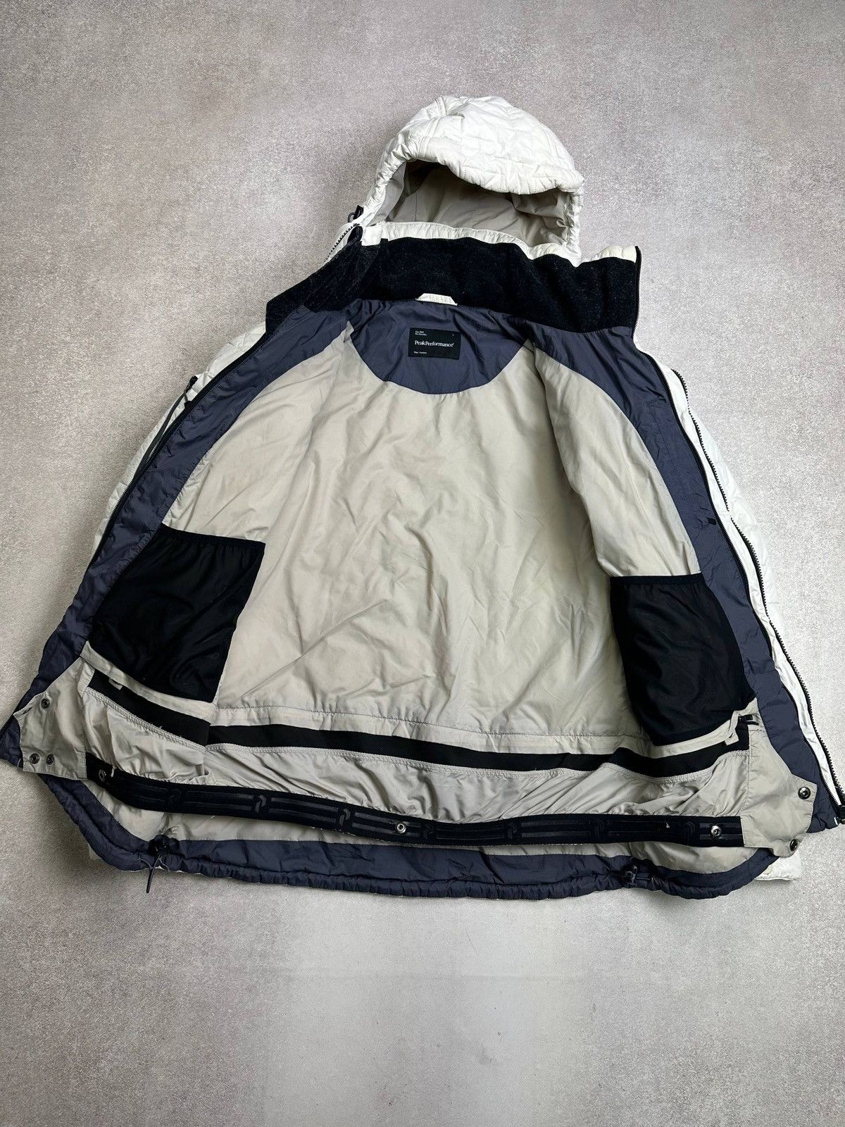 Peak Performance Peak Performance Light White Goose Puffer Jacket Mens L Size US L / EU 52-54 / 3 - 9 Thumbnail