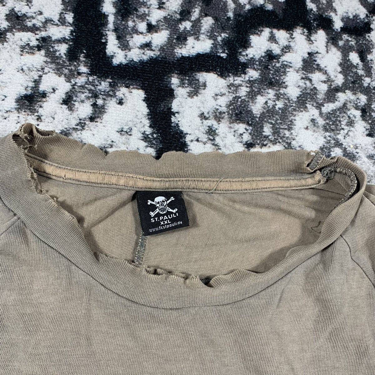 Vintage ST PAULI FC Embroidered Skull Print Vintage T-shirt Tee XXL Size US XXL / EU 58 / 5 - 10 Thumbnail
