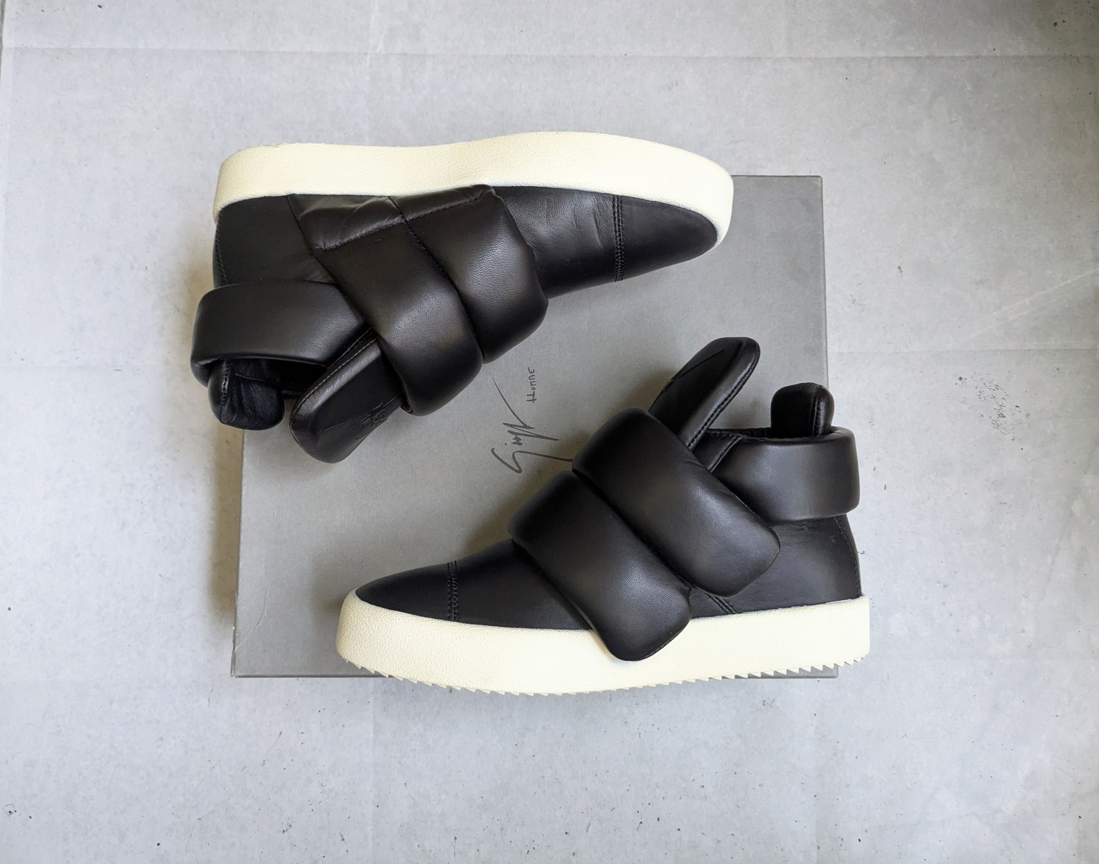 Giuseppe Zanotti Giuseppe Zanotti Puffy Strap Sneakers Black 9.5 Kid Cudi Size US 9.5 / EU 42-43 - 1 Thumbnail