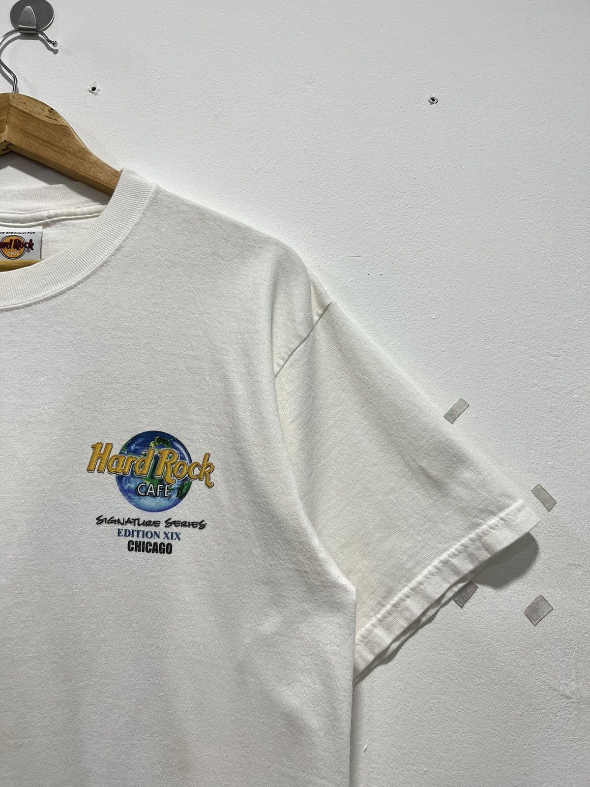 Vintage Vintage 90’s Hard Rock Cafe x Elvis Presley Tshirt Size US L / EU 52-54 / 3 - 8 Thumbnail
