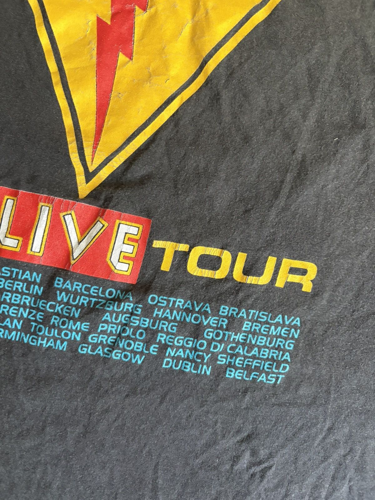 Band Tees × Iron Maiden Iron Maiden Vintage 1993 Real Danger Live Tour Tee Shirt Size US L / EU 52-54 / 3 - 15 Thumbnail