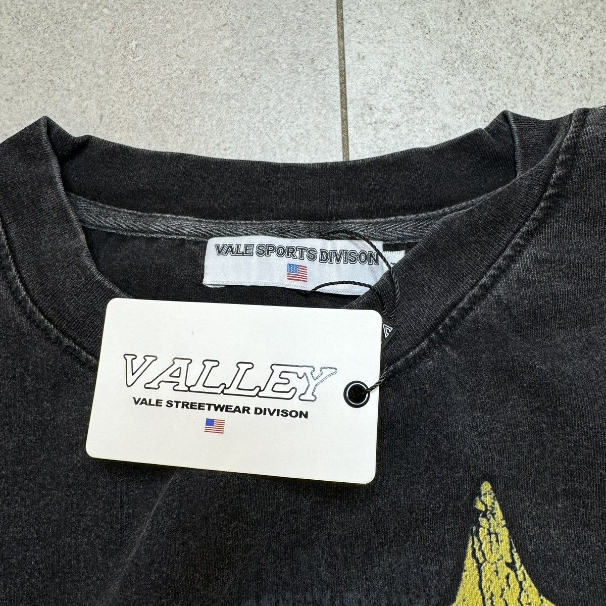Vale Vale Forever Race wars Long sleeve SIZE MEDIUM Size US M / EU 48-50 / 2 - 4 Thumbnail