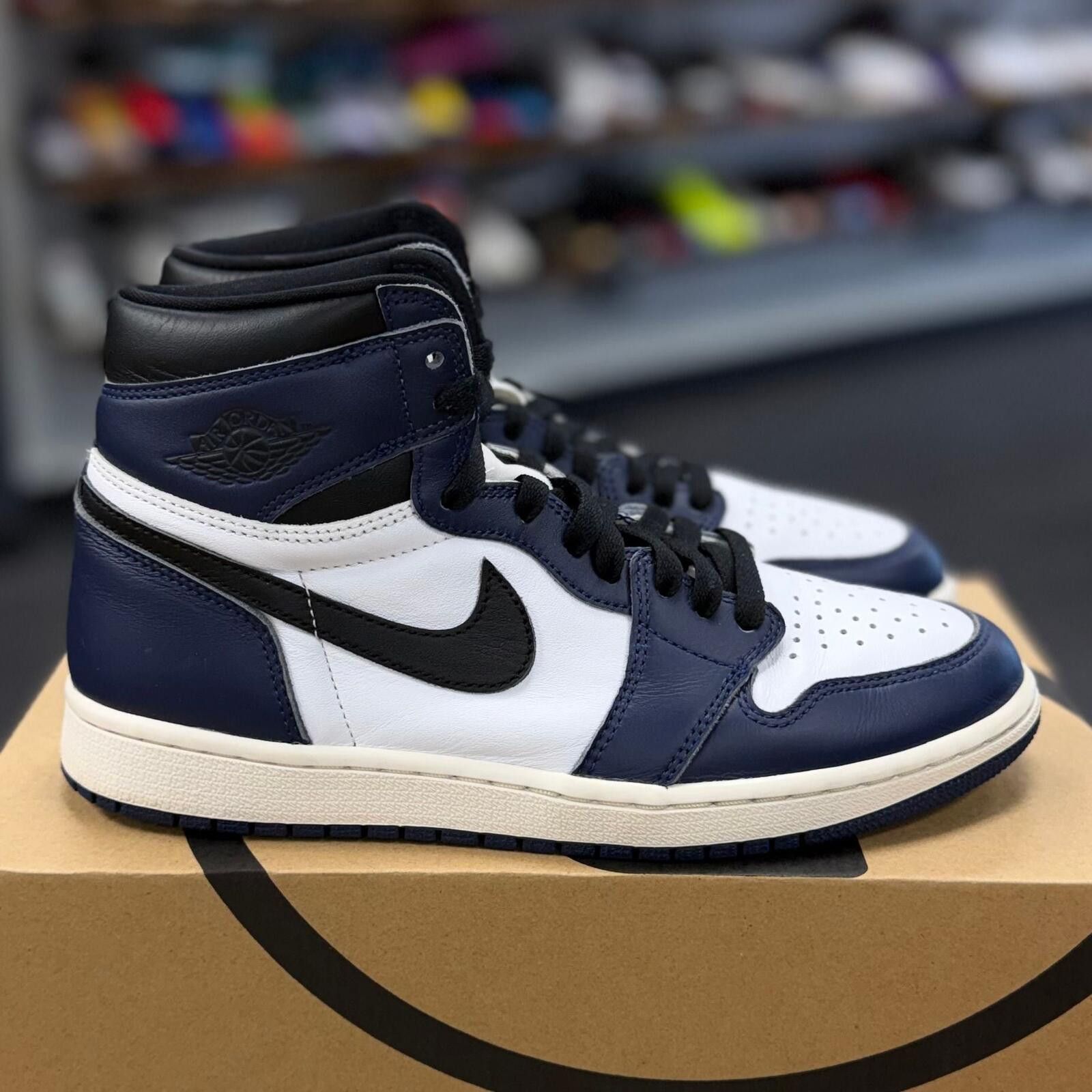 Jordan Brand Jordan 1 Retro High OG Midnight Navy - Preowned Size ONE SIZE - 1 Thumbnail
