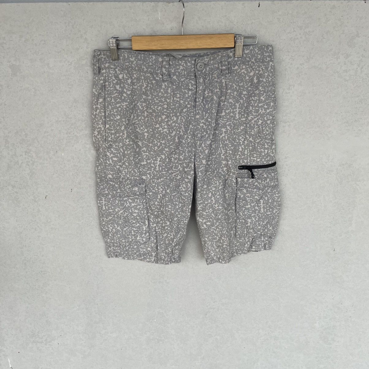 Other Vintage Nike Grey Patterned Shorts Size M W19 L12.5 Size US 26 / EU 42 - 1 Thumbnail