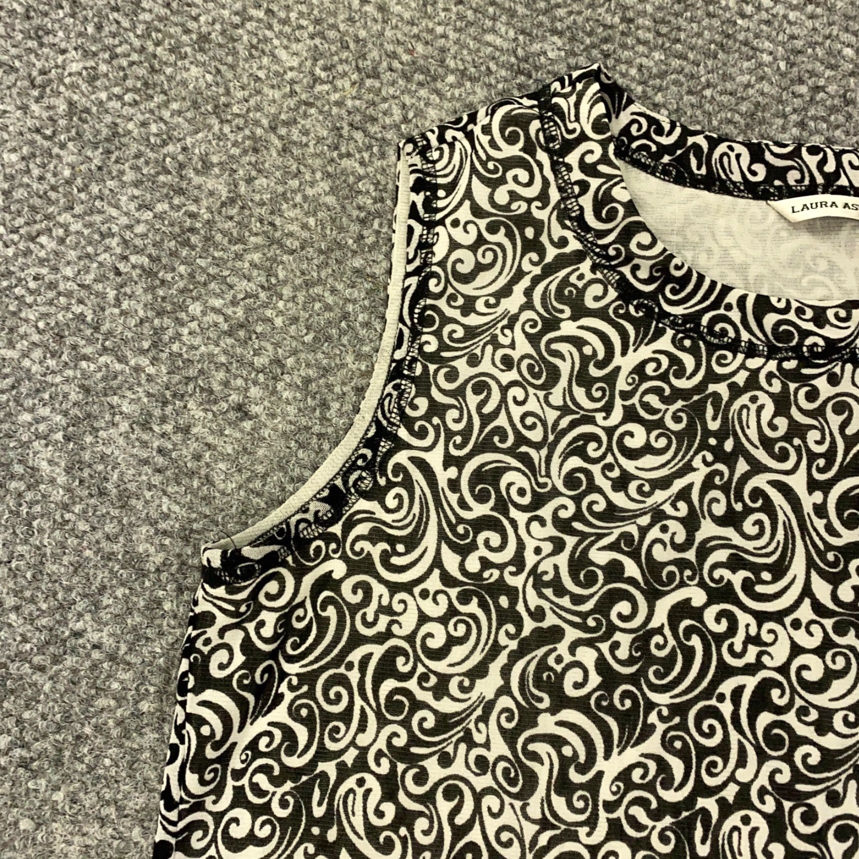Laura Ashley Laura Ashley Womens Shirt Small White Black Sleeveless Scoop Neck Lined Size S / US 4 / IT 40 - 4 Thumbnail