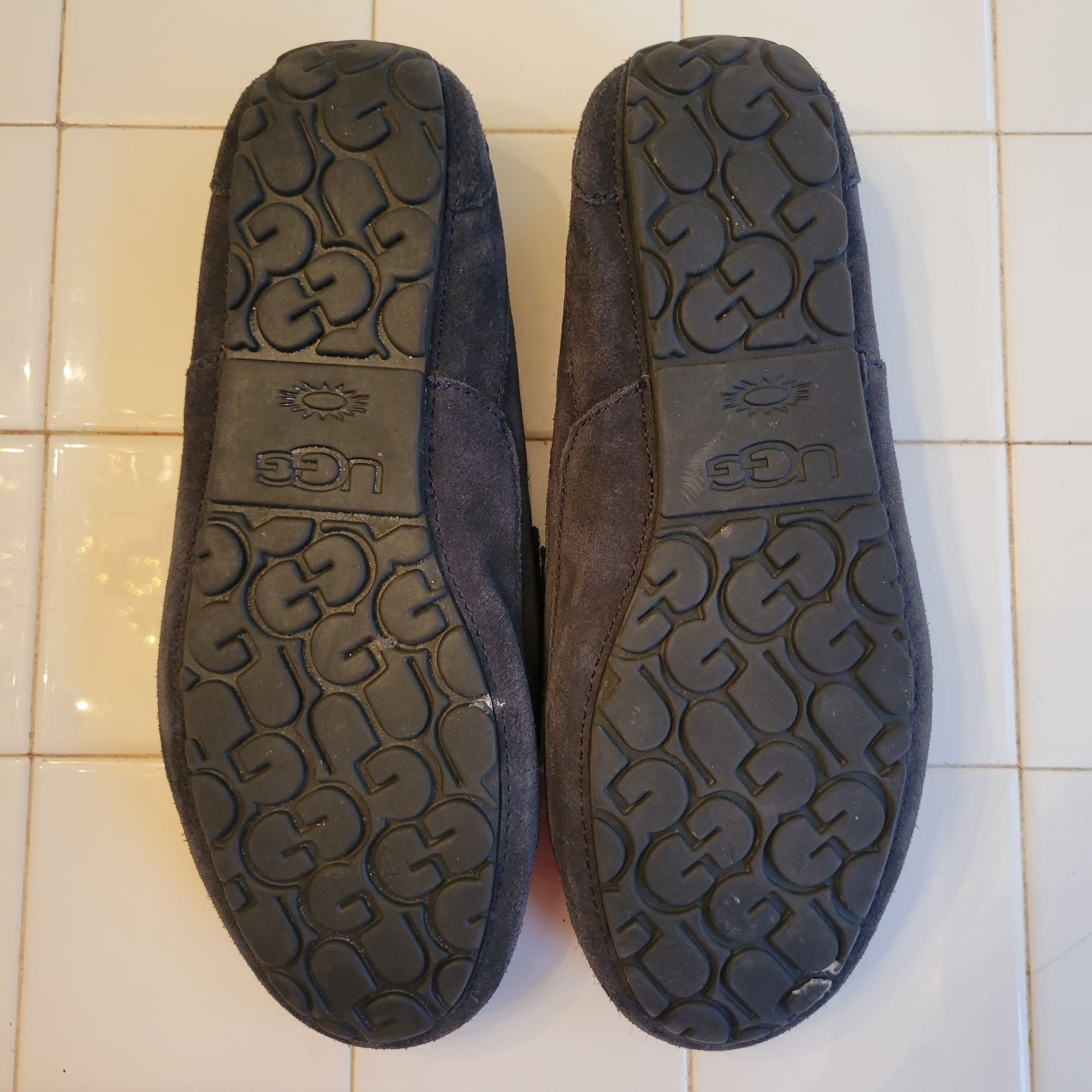 Ugg UGG 11 Leather Suede Moccasin Slippers Black 1003419 Moc Toe Size US 11 / EU 44 - 2 Thumbnail