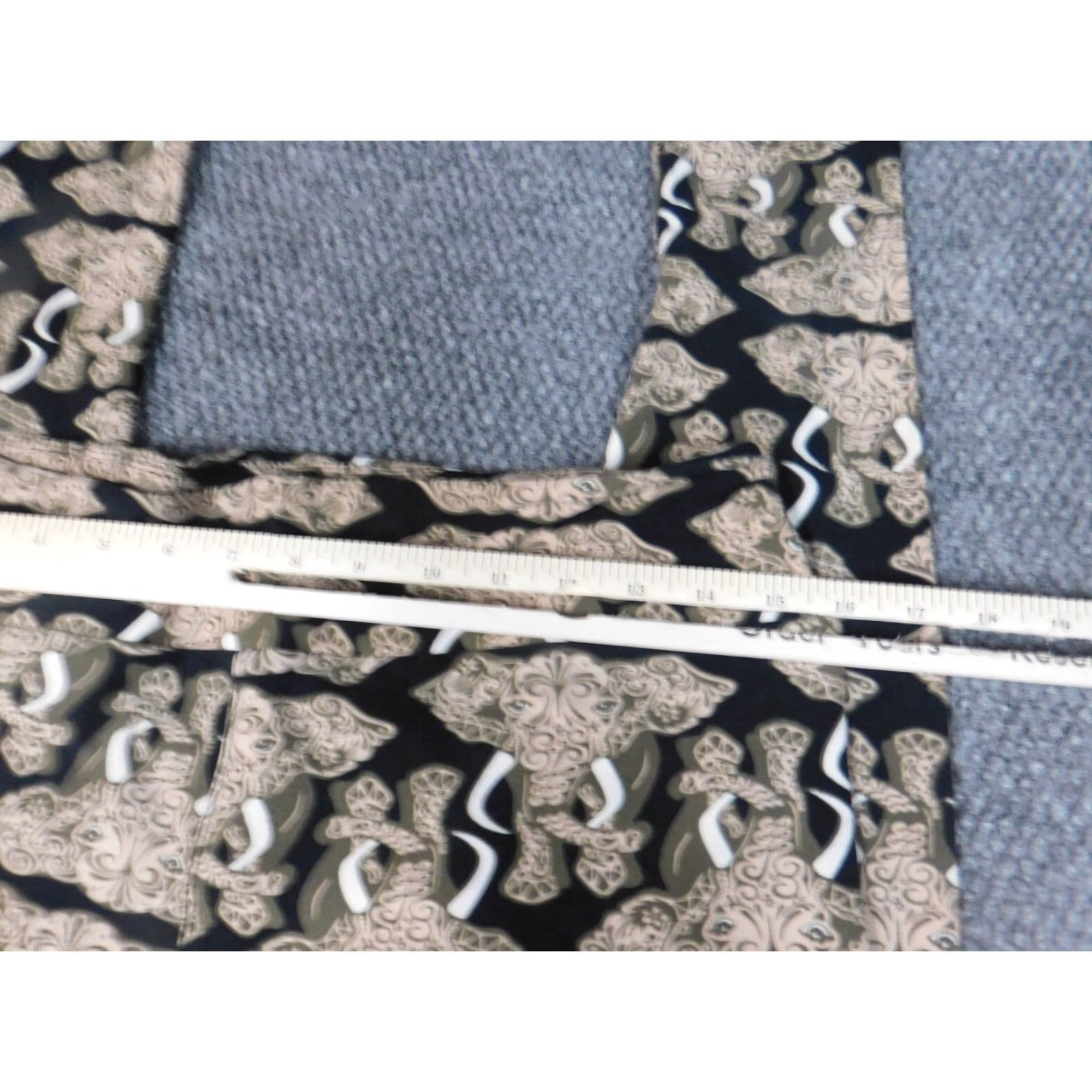 Vintage LuLaRoe Leggings Womens OS Beige stretch Regular One Size Activewear Casual Ankle 26in Polyester Rayon Snake Pattern Stretch Size 42" / US 20 - 3 Thumbnail