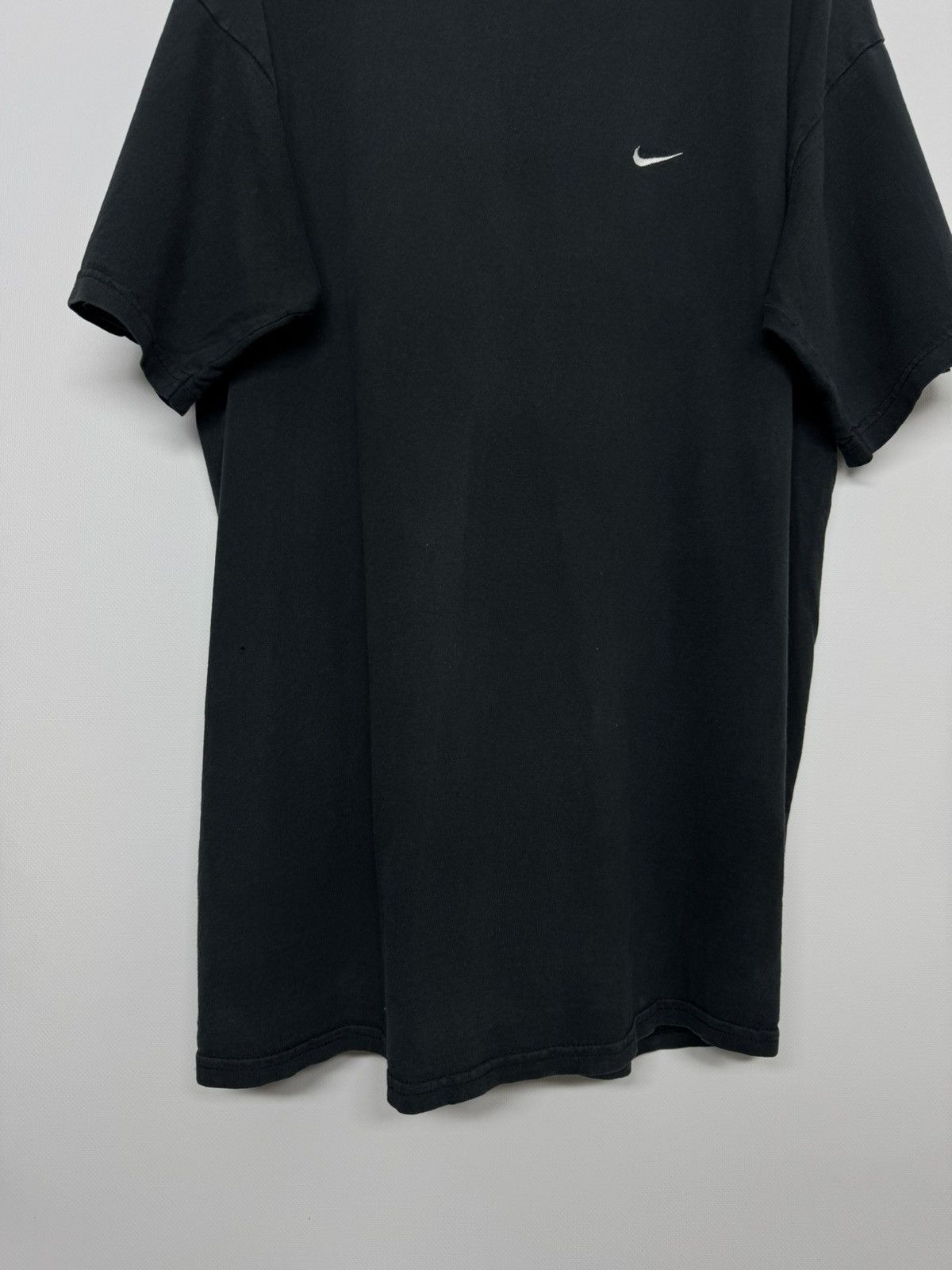 Nike Vintage Y2k Nike Swoosh Logo T-Shirt 00’s Size US L / EU 52-54 / 3 - 7 Thumbnail