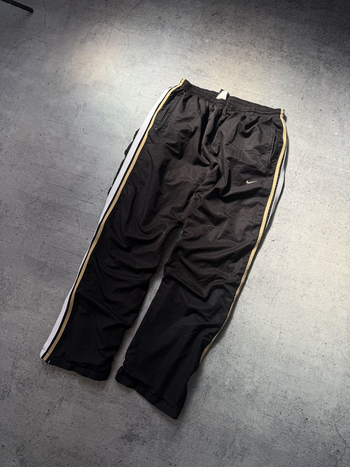 Japanese Brand Nike Vintage Pants Baggy Sweatpants Drill Japanese Hype Y2K Size US 36 / EU 52 - 1 Thumbnail