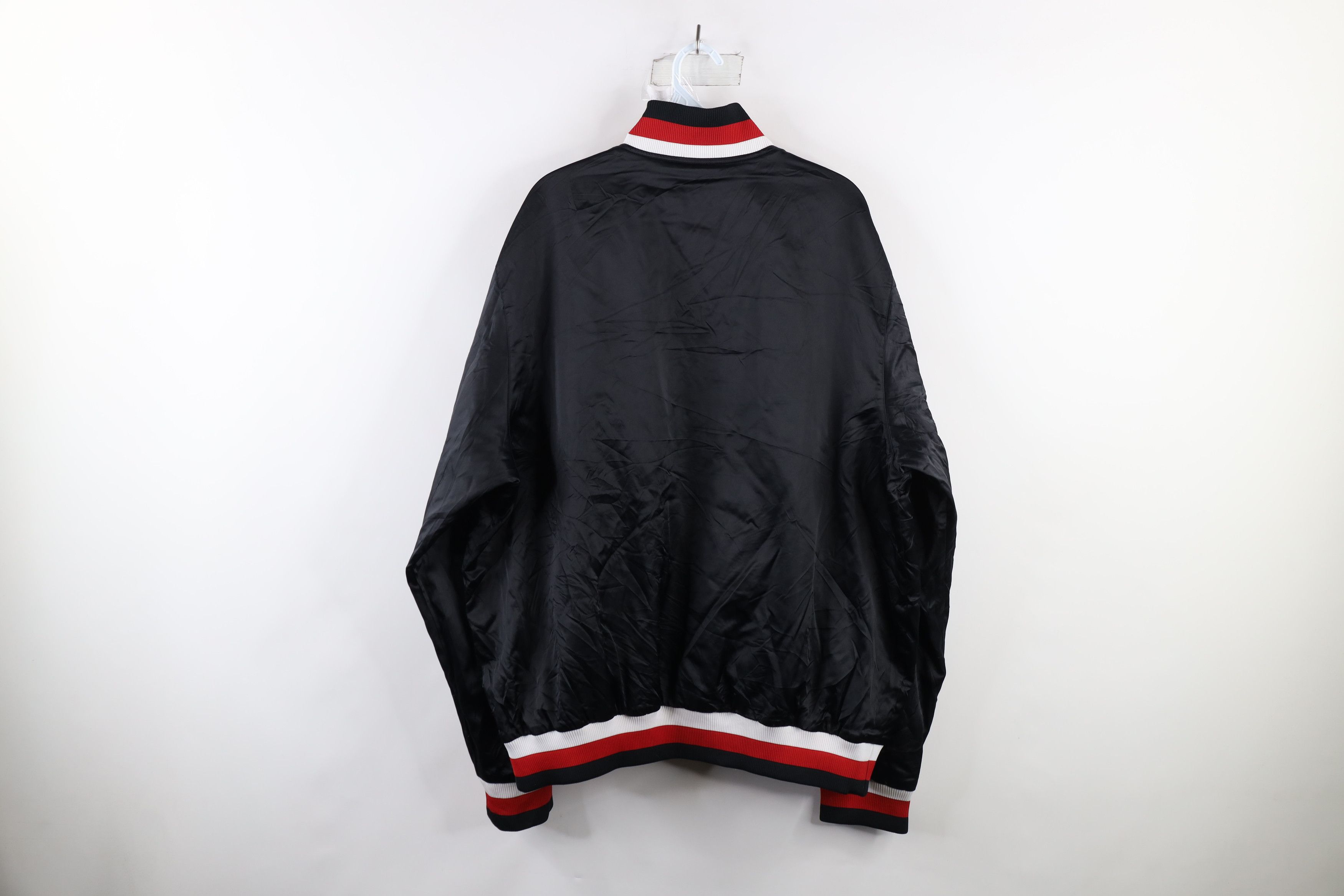 Nike Vintage Nike Lebron Out Soldier Satin Bomber Jacket Black Size US XL / EU 56 / 4 - 11 Thumbnail